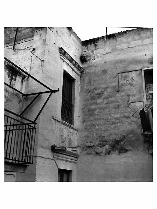 EDIFICIO in VIA TUPPUTI, 16