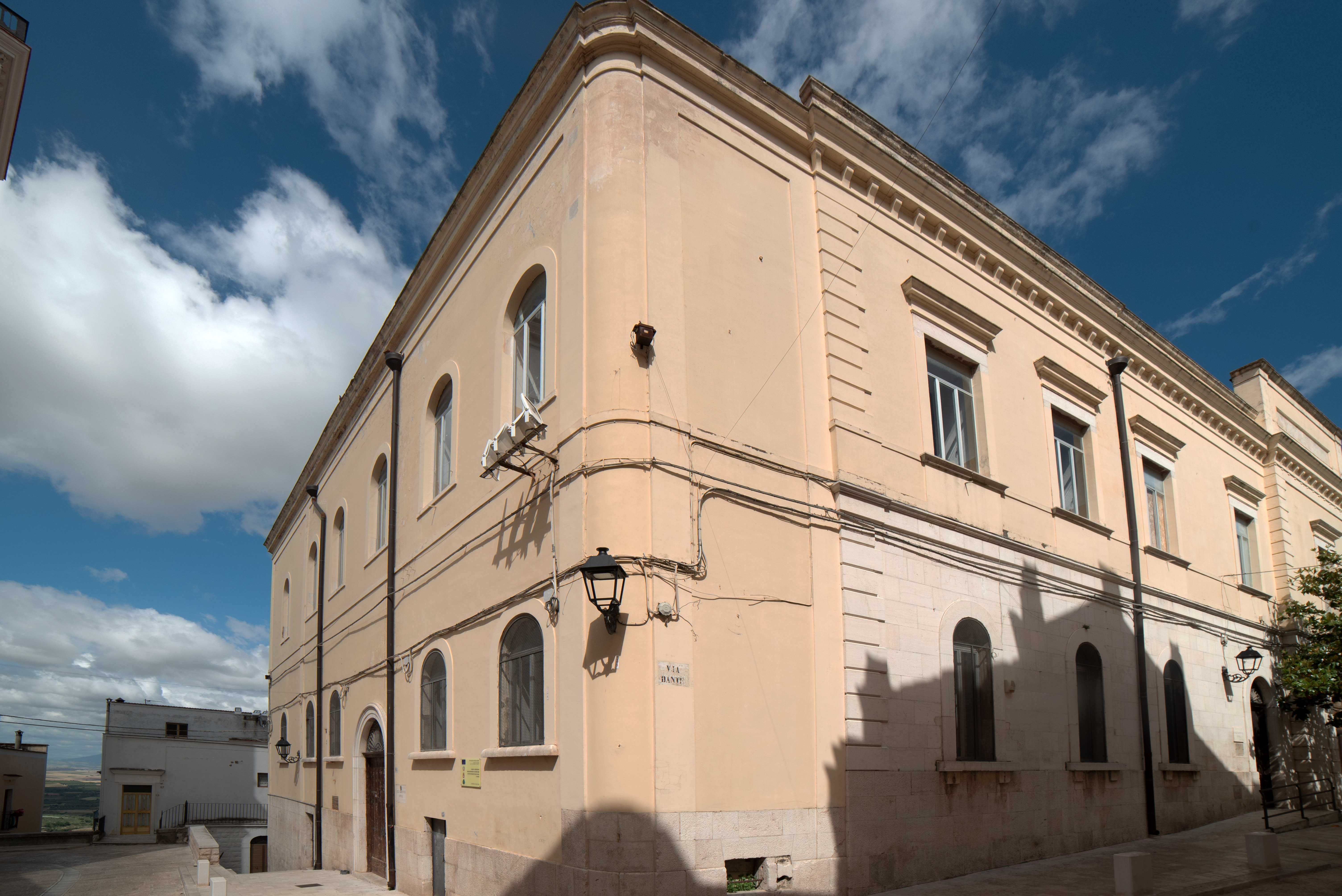 LICEO SCIENTIFICO STATALE "E. DE DEO" già MONASTERO DI S. CHIARA