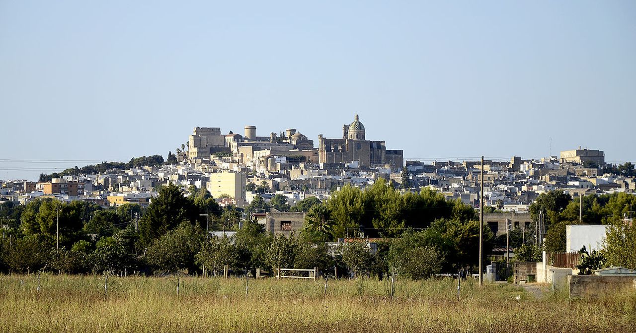 centro storico, collinare, difensivo, commerciale, Oria, Uria