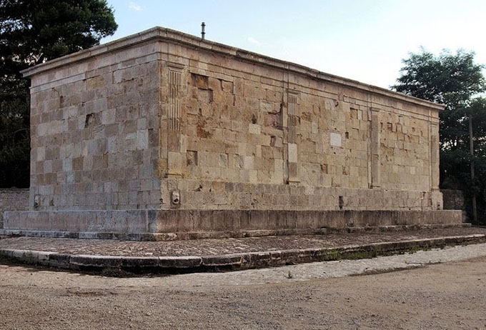 Fontana monumentale borbonica