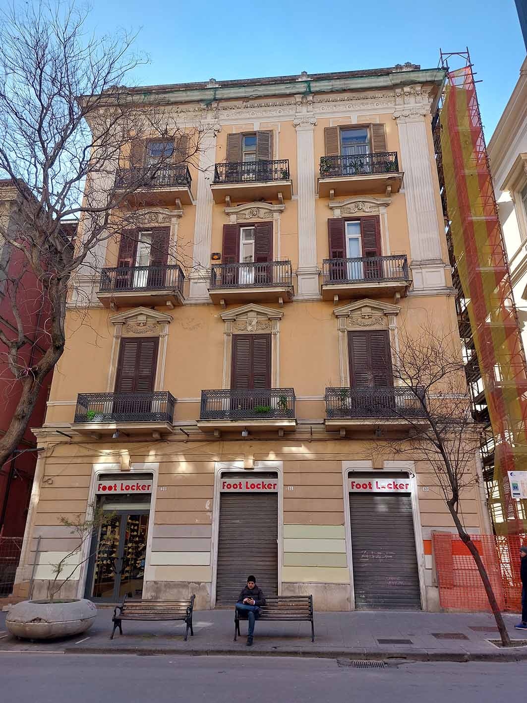 [Palazzo in Via De Mita, 6]