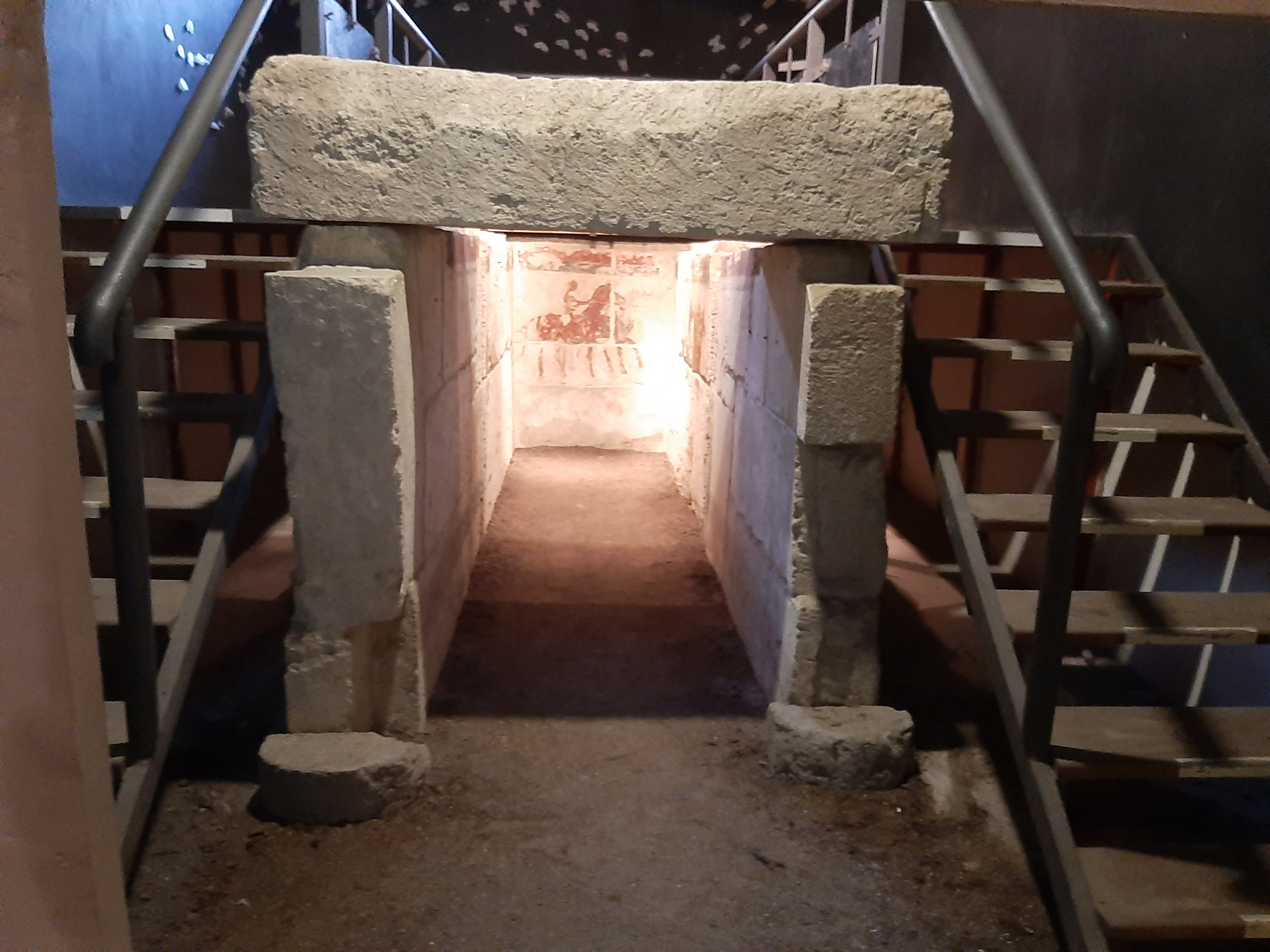 tomba, Ricostruzione della tomba dei Cavalieri