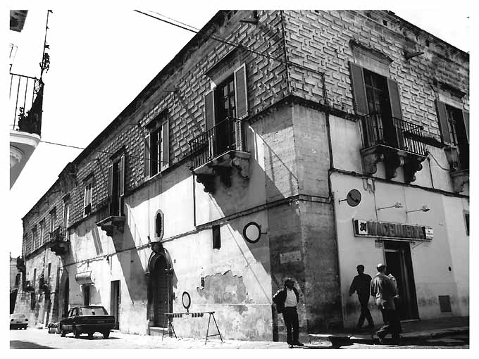 Palazzo Mettola, De Florio