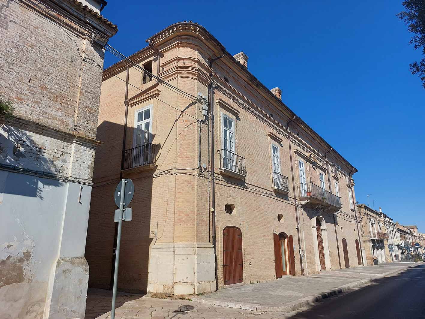 [Palazzo in Corso Garibaldi, 32]