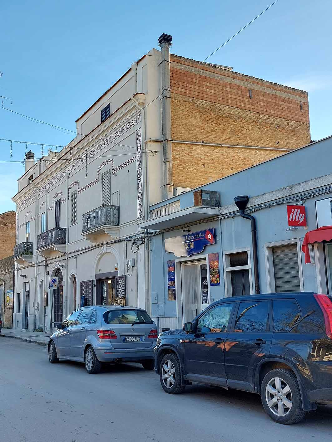 [Palazzo in Via della Costituente, 42,44,40]