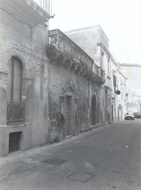 Casa palazzata Lesina