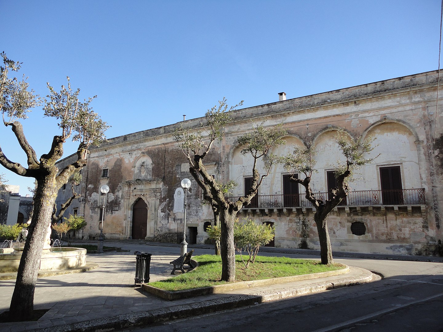 centro storico, di pianura, Spongano
