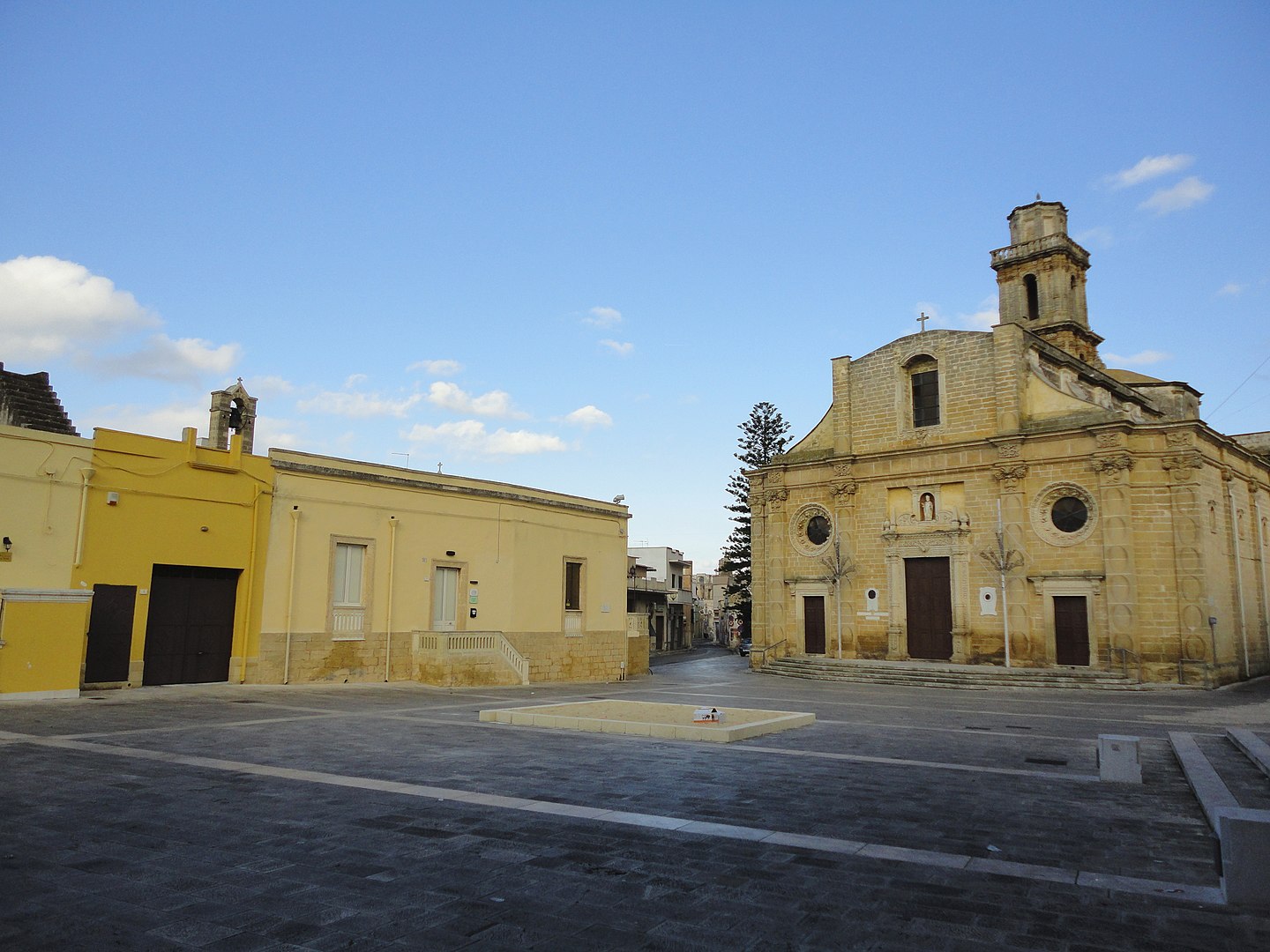 centro storico, di pianura, Squinzano