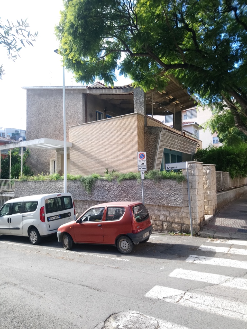 Villino Piu con giardino e pertinenze
