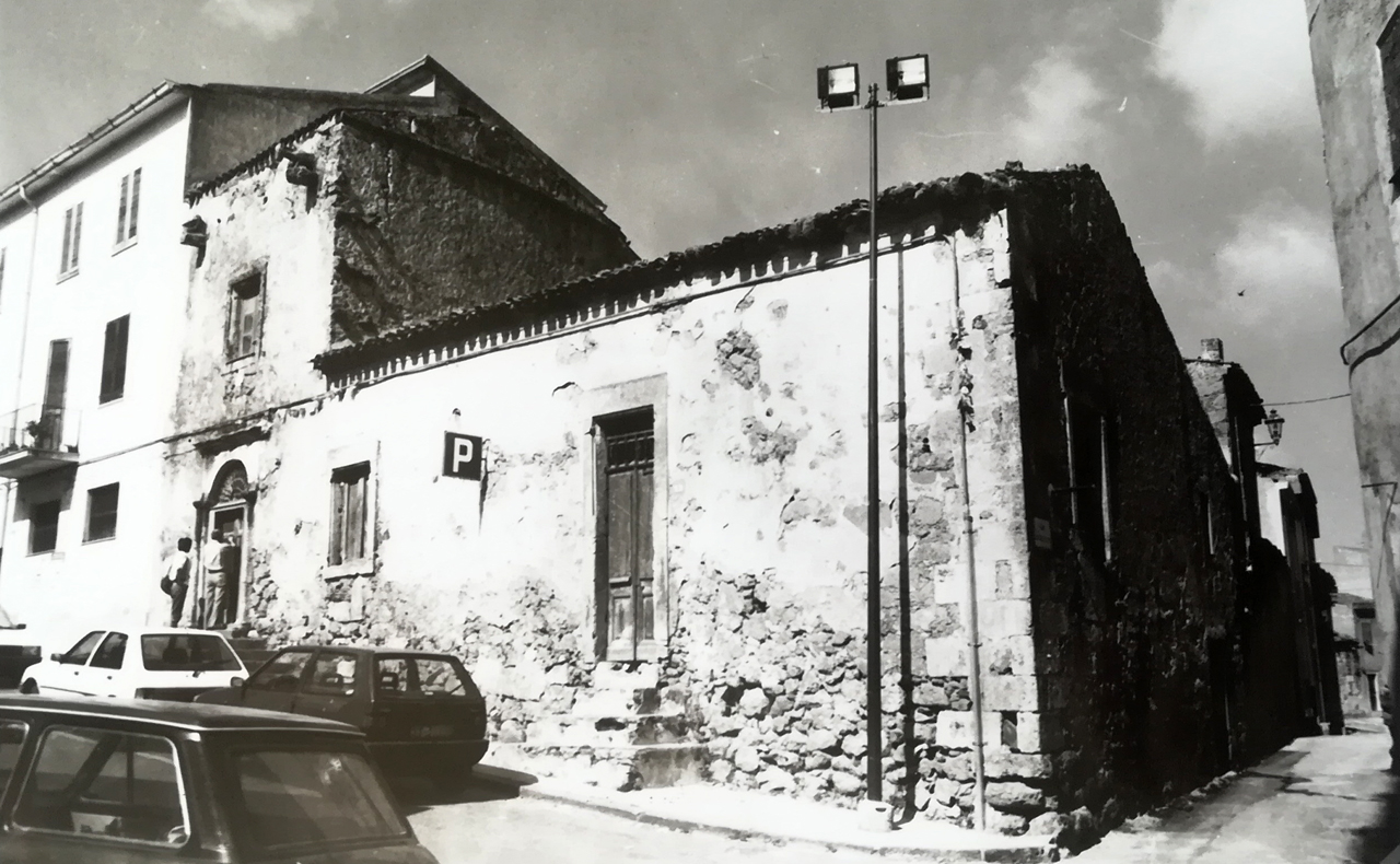 Casa antica in via R. Margherita