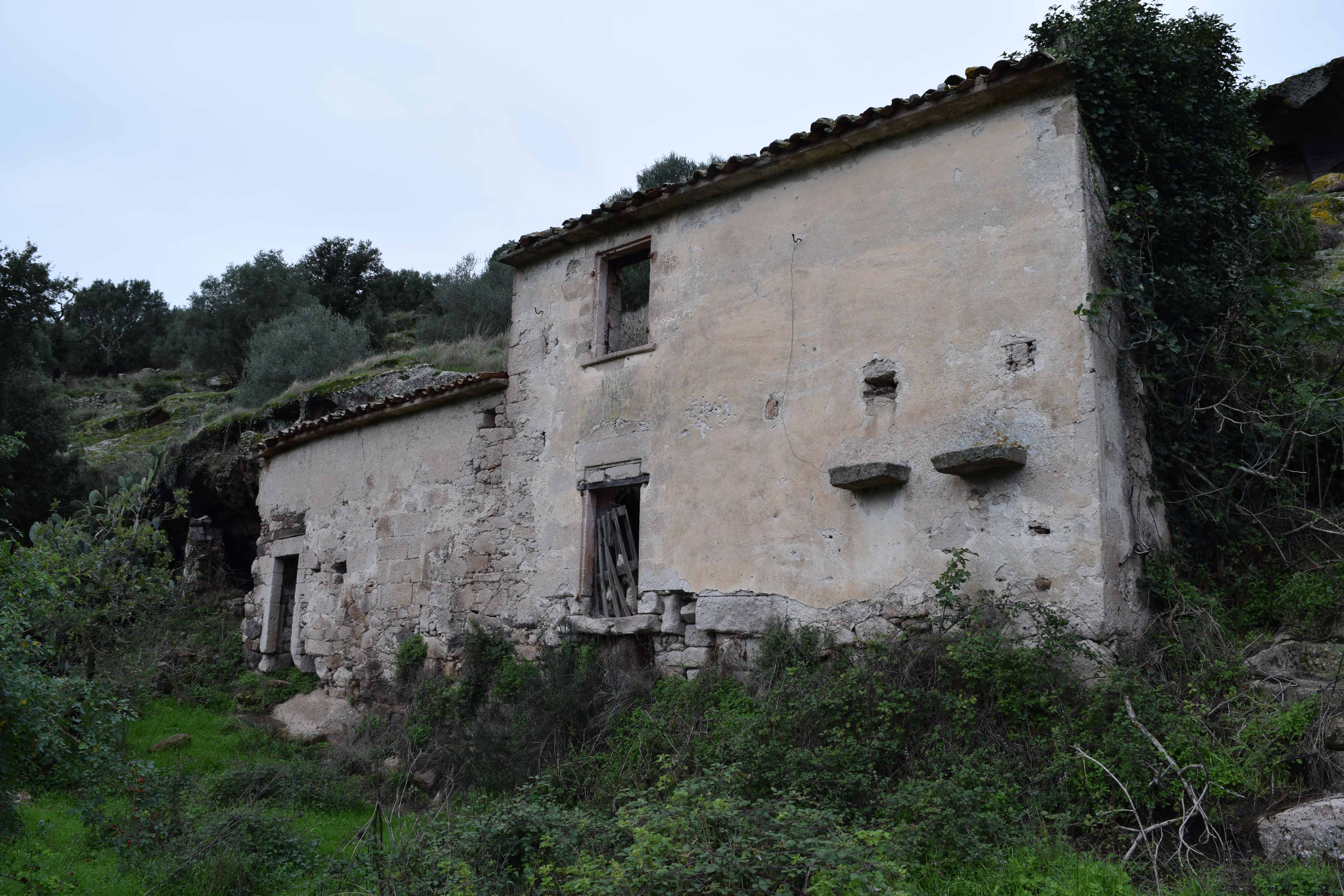 Case nella roccia