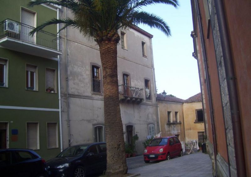 Edificio in via Regina Elena