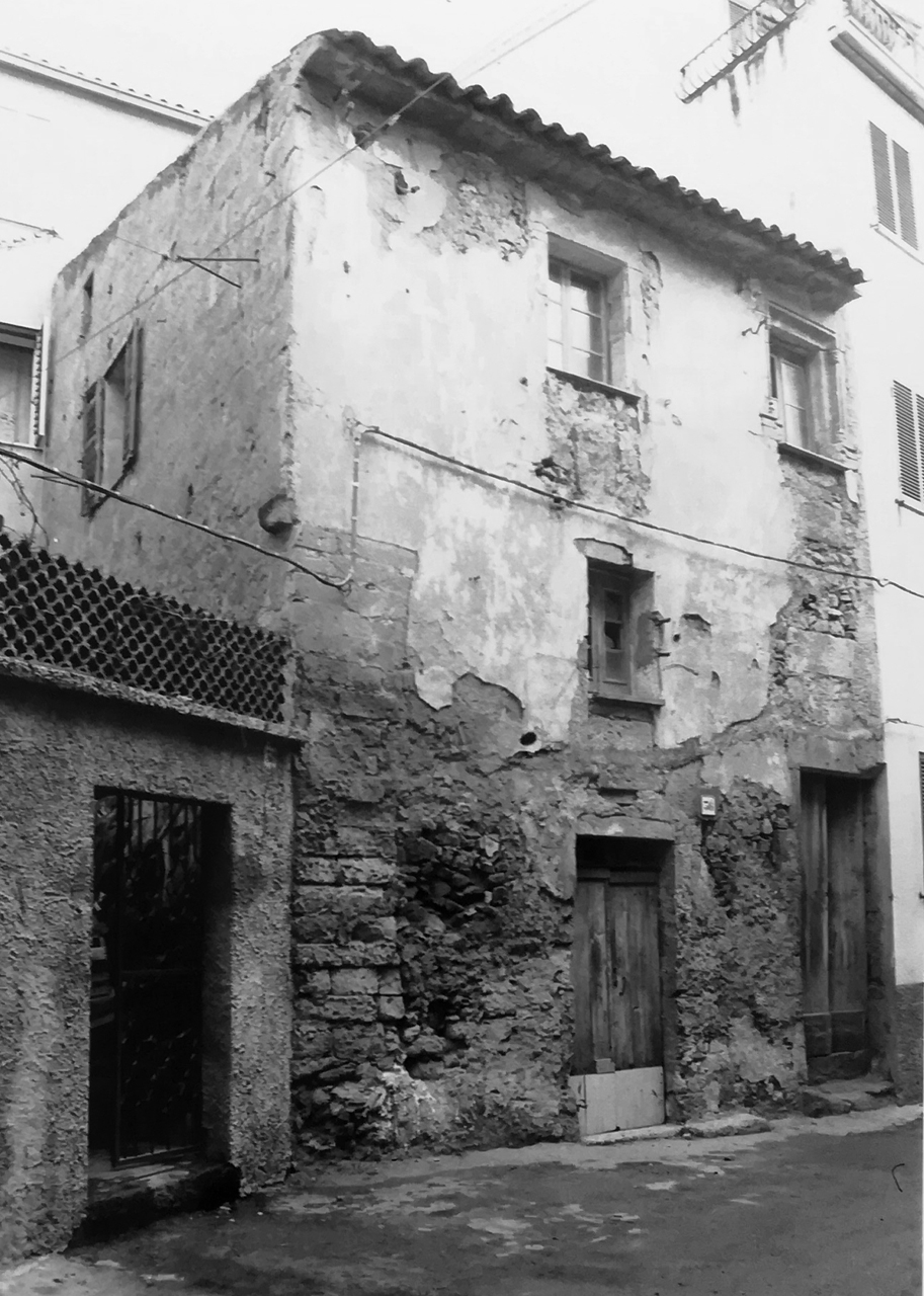 Casa Tardo Gotica