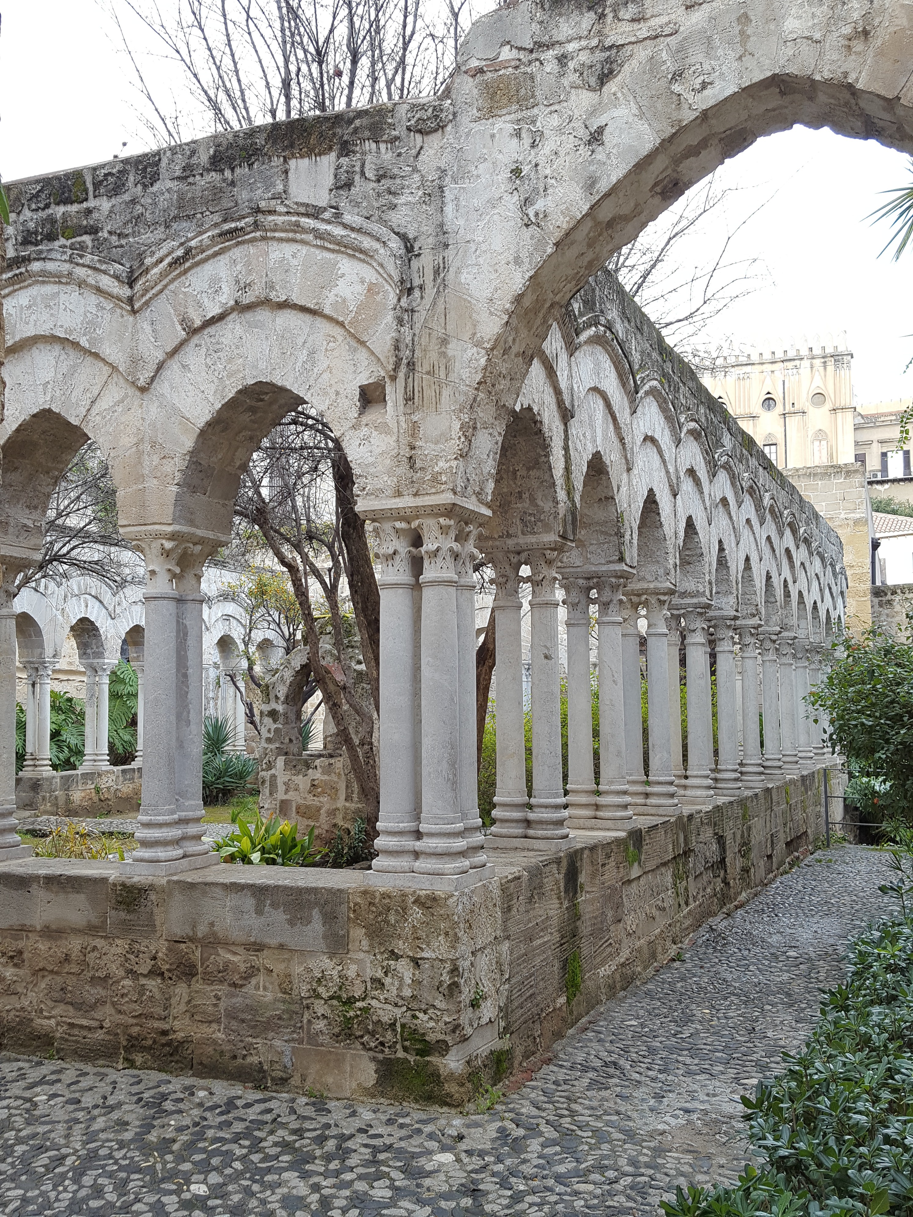 chiostro di San Giovanni degli Eremiti