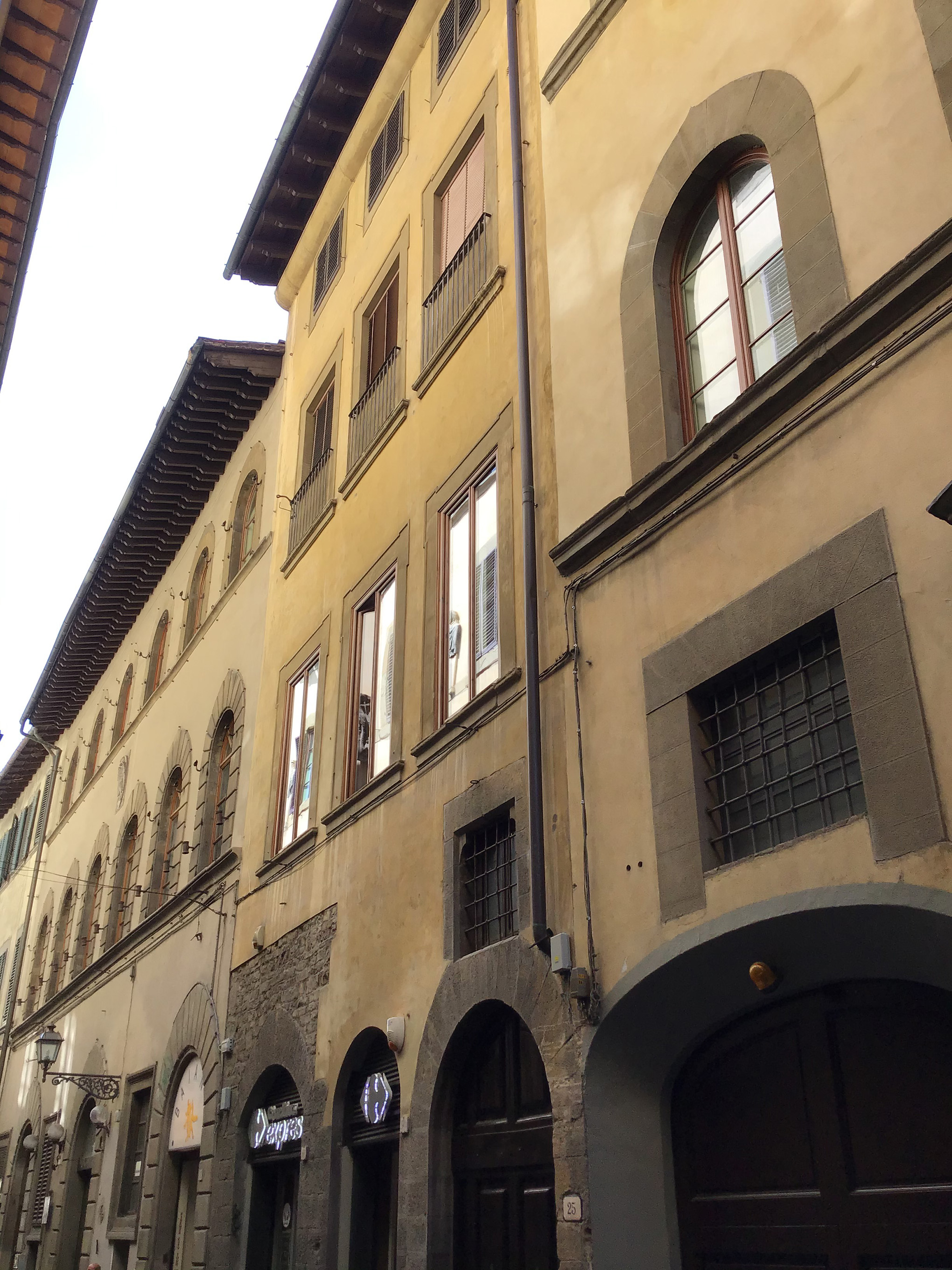 [Casa a schiera in Borgo degli Albizi, 25]