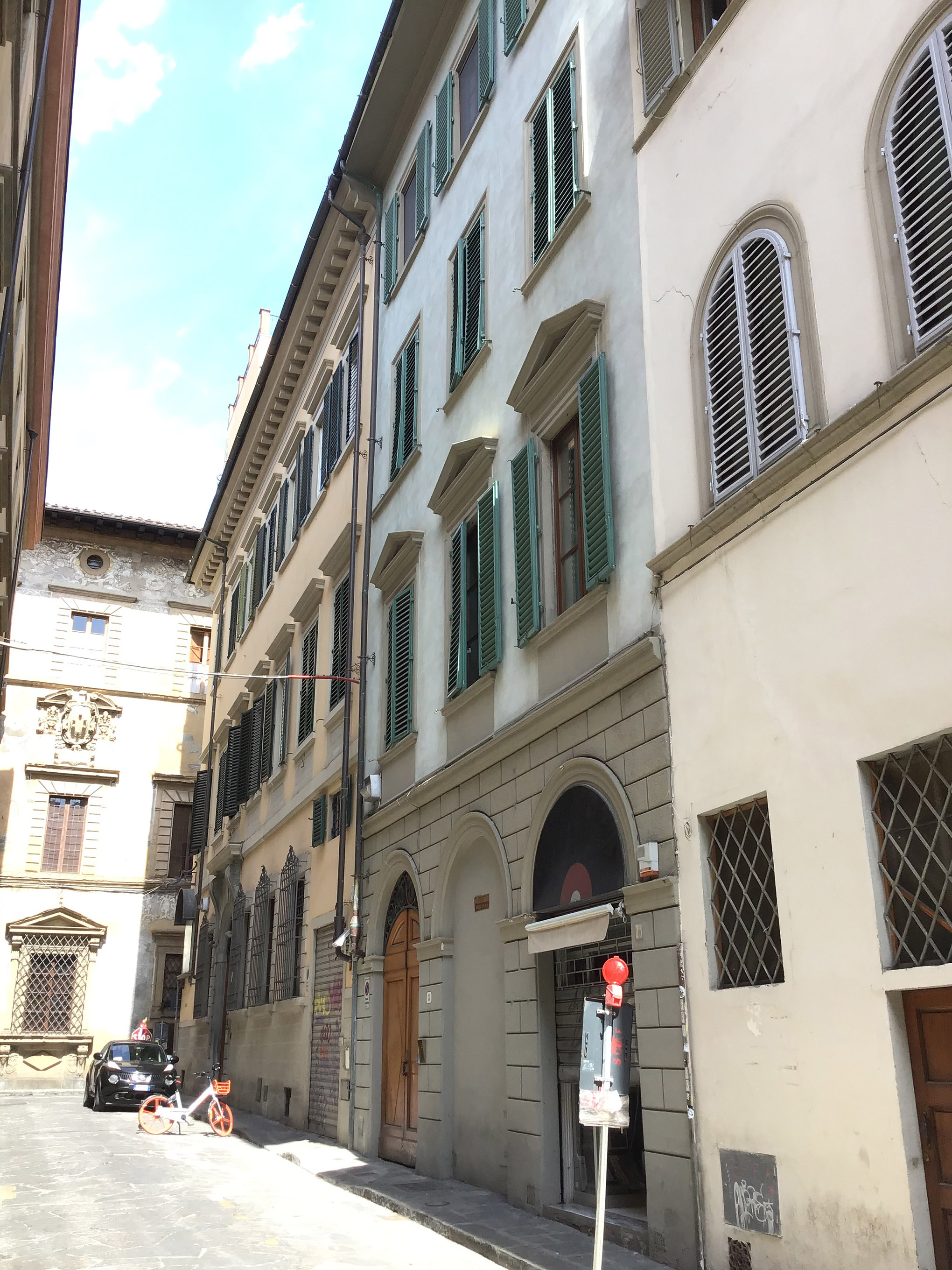 [Palazzo in Via de' Giraldi, 8]