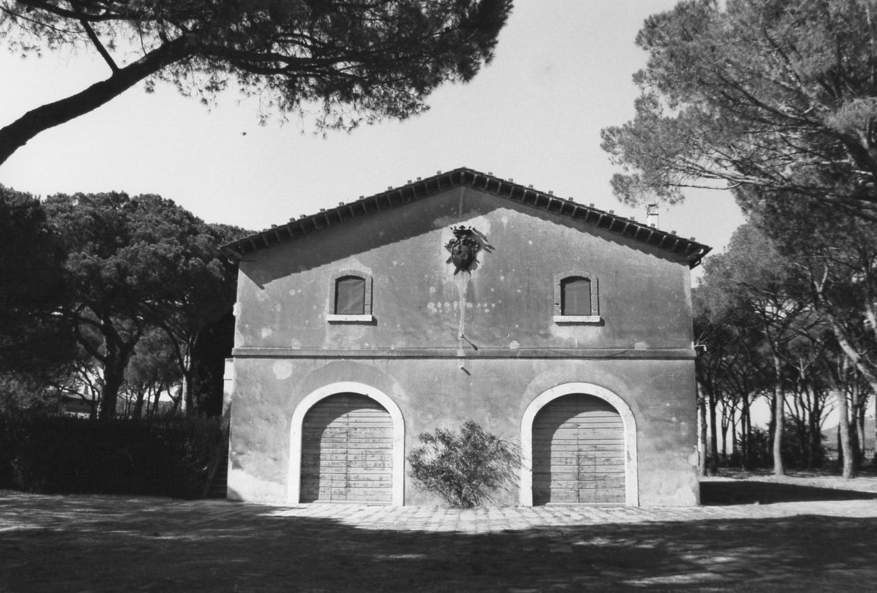 MAGAZZINO DEI CEREALI DELLA FATTORIA ACQUISTI