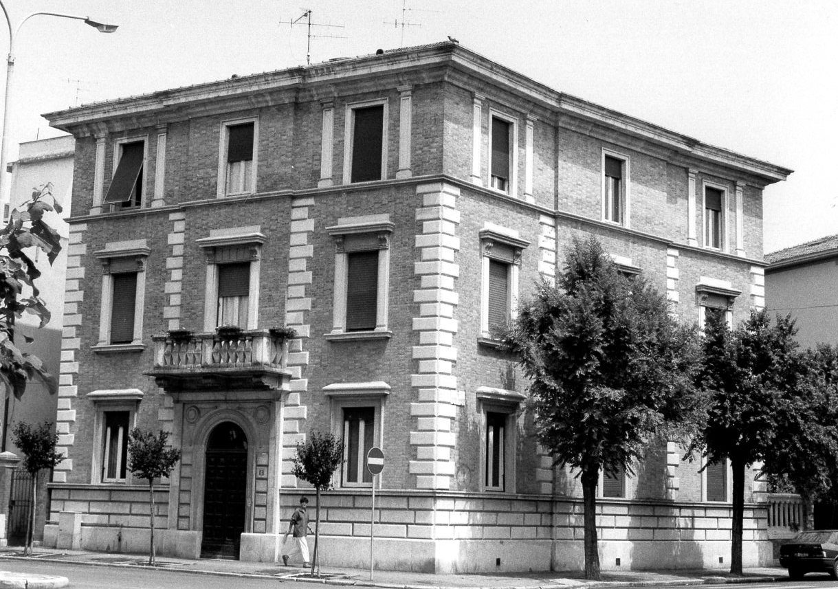 VILLINO IN VIA GRAMSCI