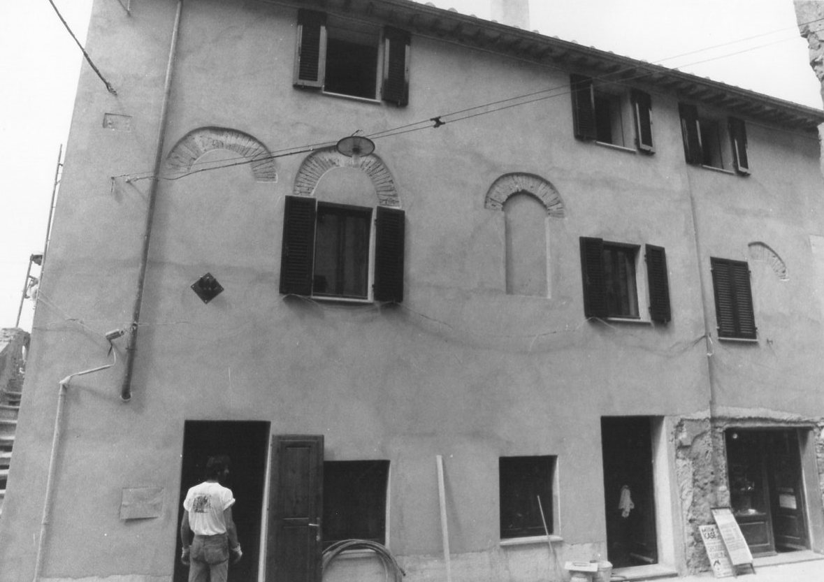 CASA DI ORIGINE MEDIOEVALE