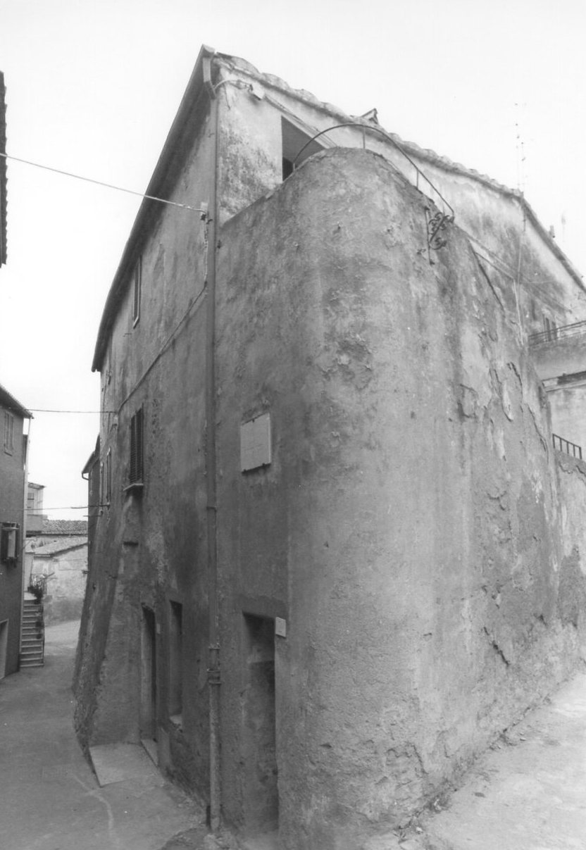 CASA PLURIFAMILIARE IN CORSO GARIBALDI