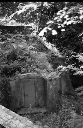 Casotto della Polla sotto la muraglia dell'acquedotto Leopoldino