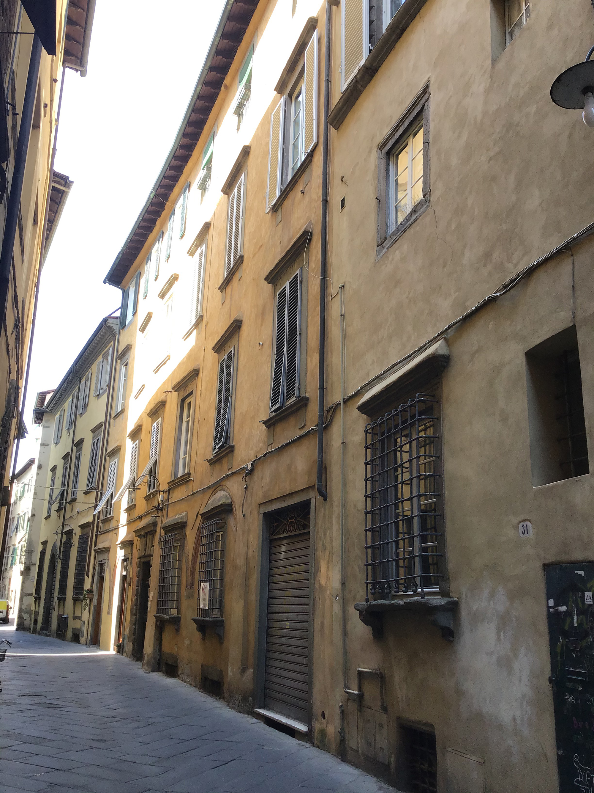 [Palazzo in via Sant'Andrea, 27]