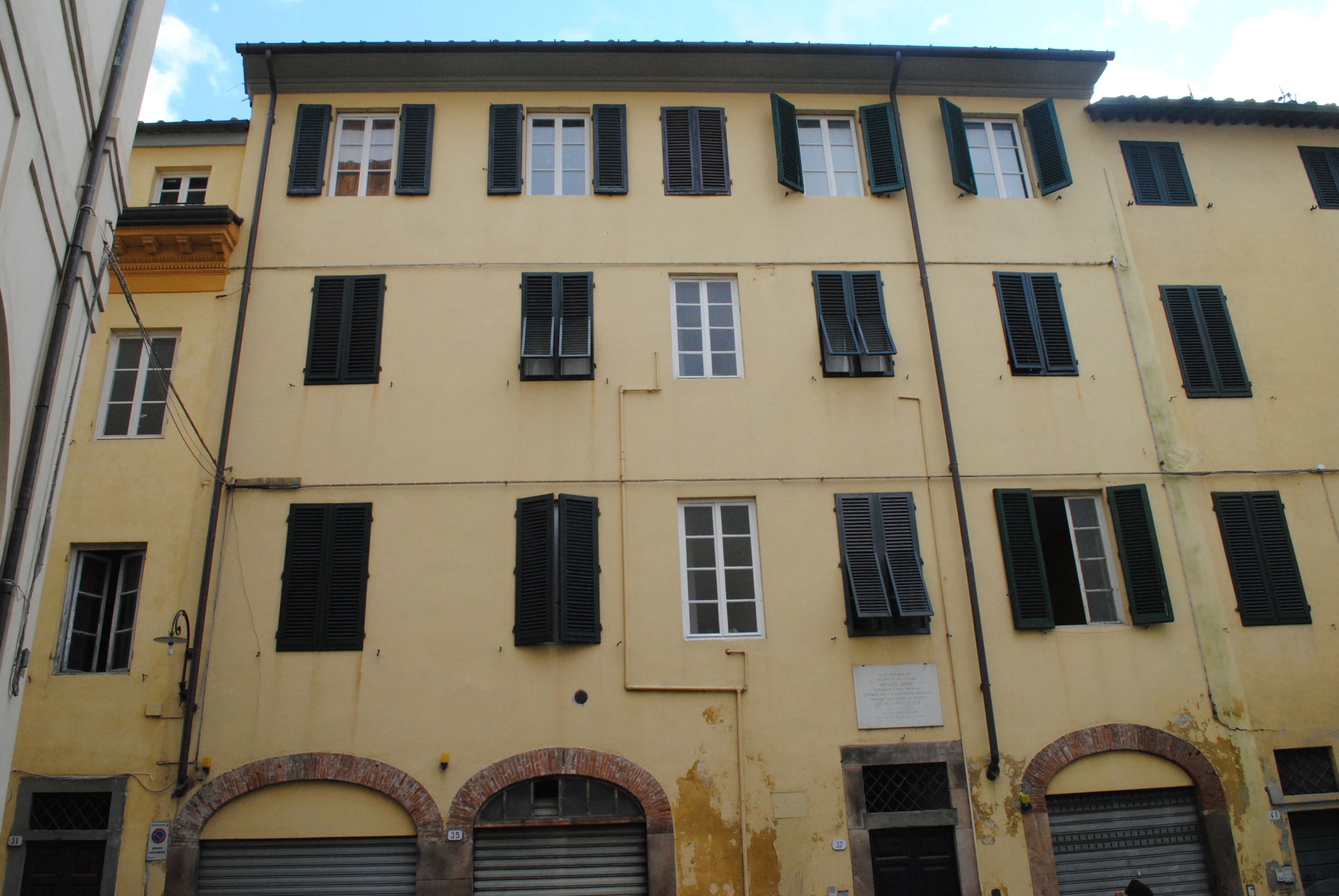 [Residenza urbana in via della Cavallerizza, 37, 39, 41, 43]