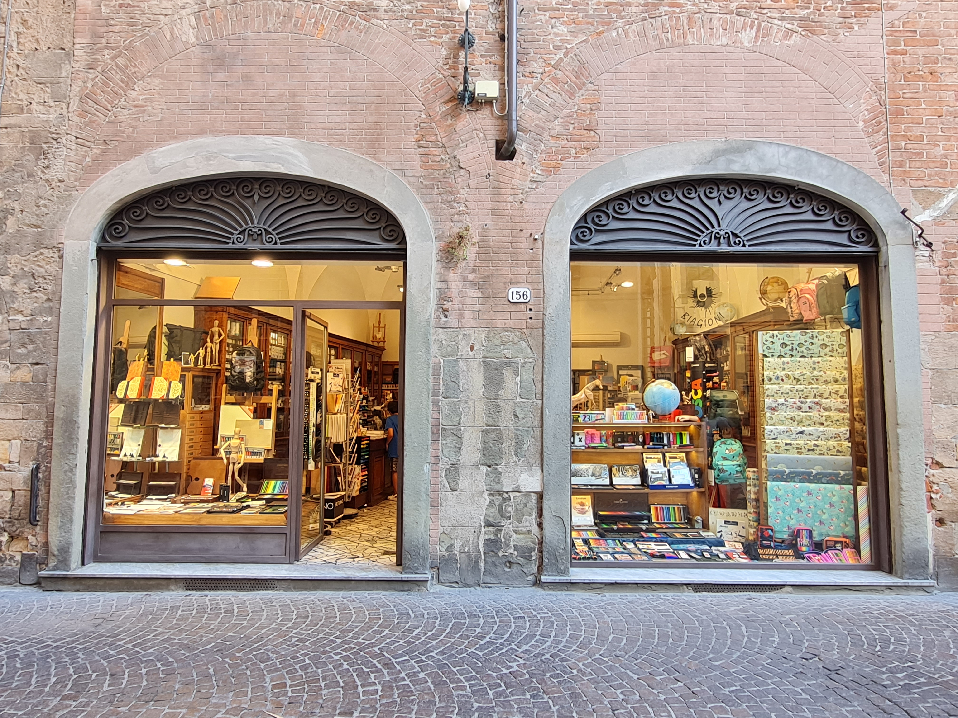 bottega, cartoleria, Cartoleria Biagioni, Lovi Lane