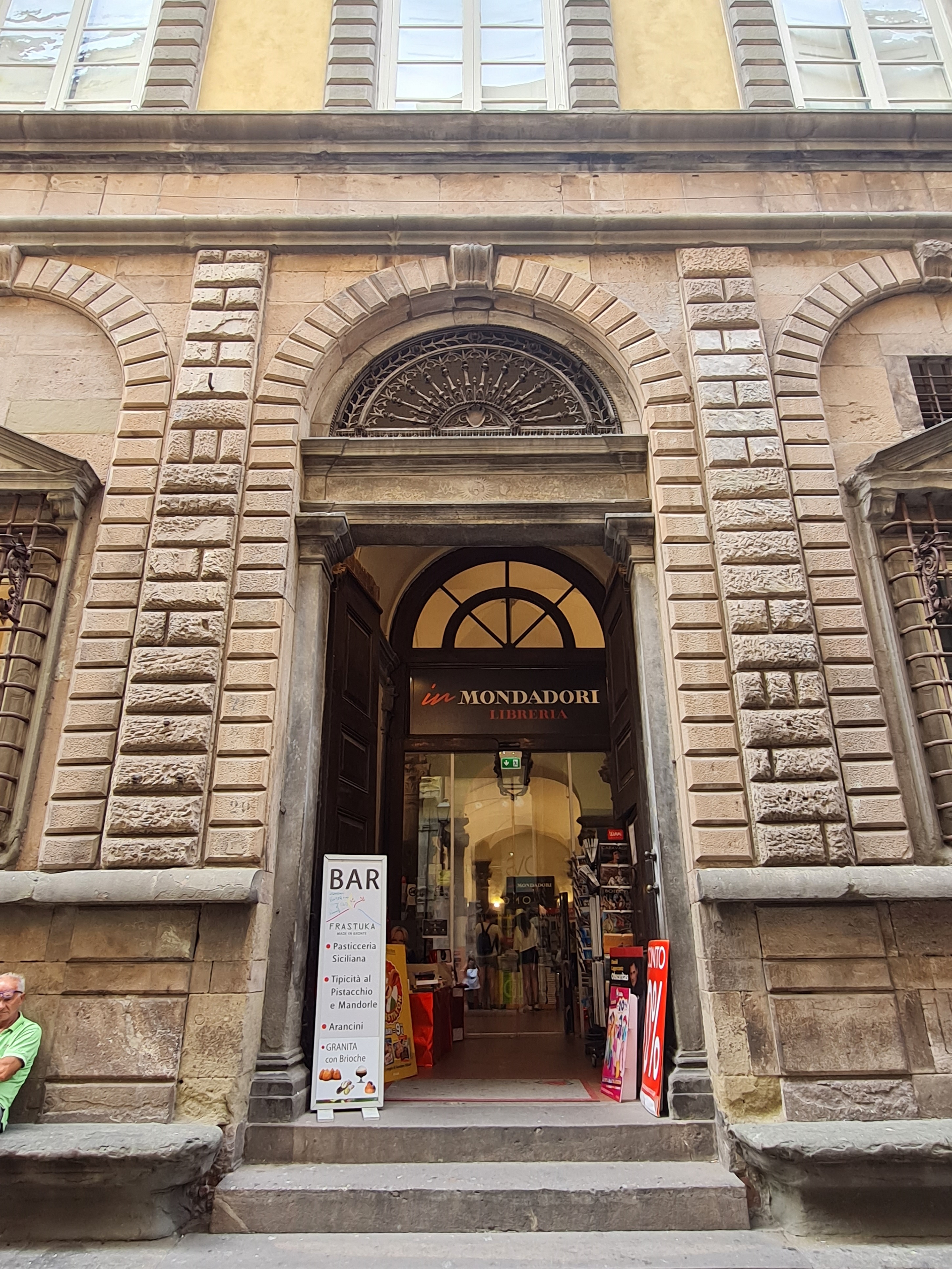 bottega, libreria, Mondadori Bookstore