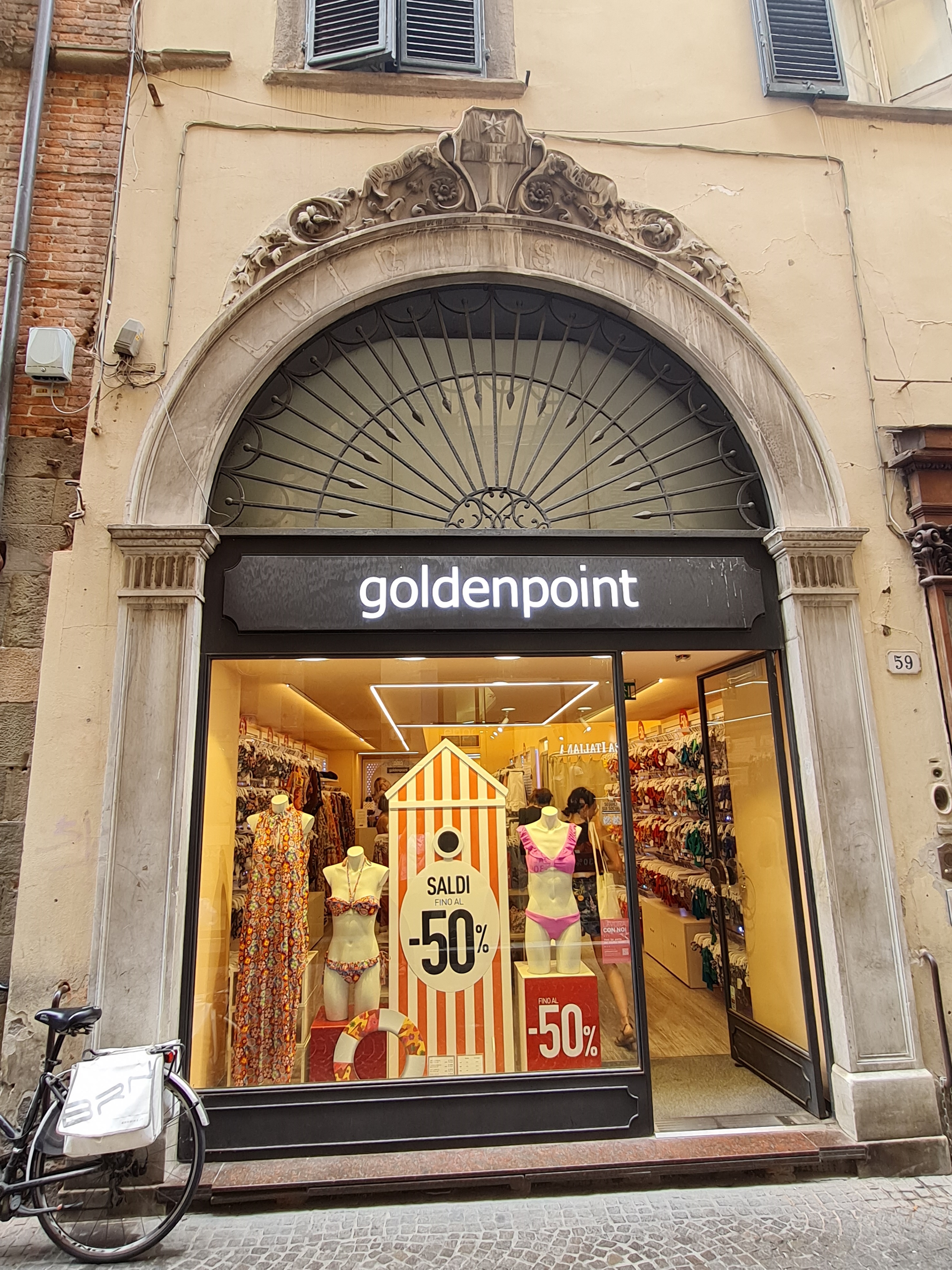 bottega, negozio di abbigliamento, Golden Point, Chelini , Luigi Sesti