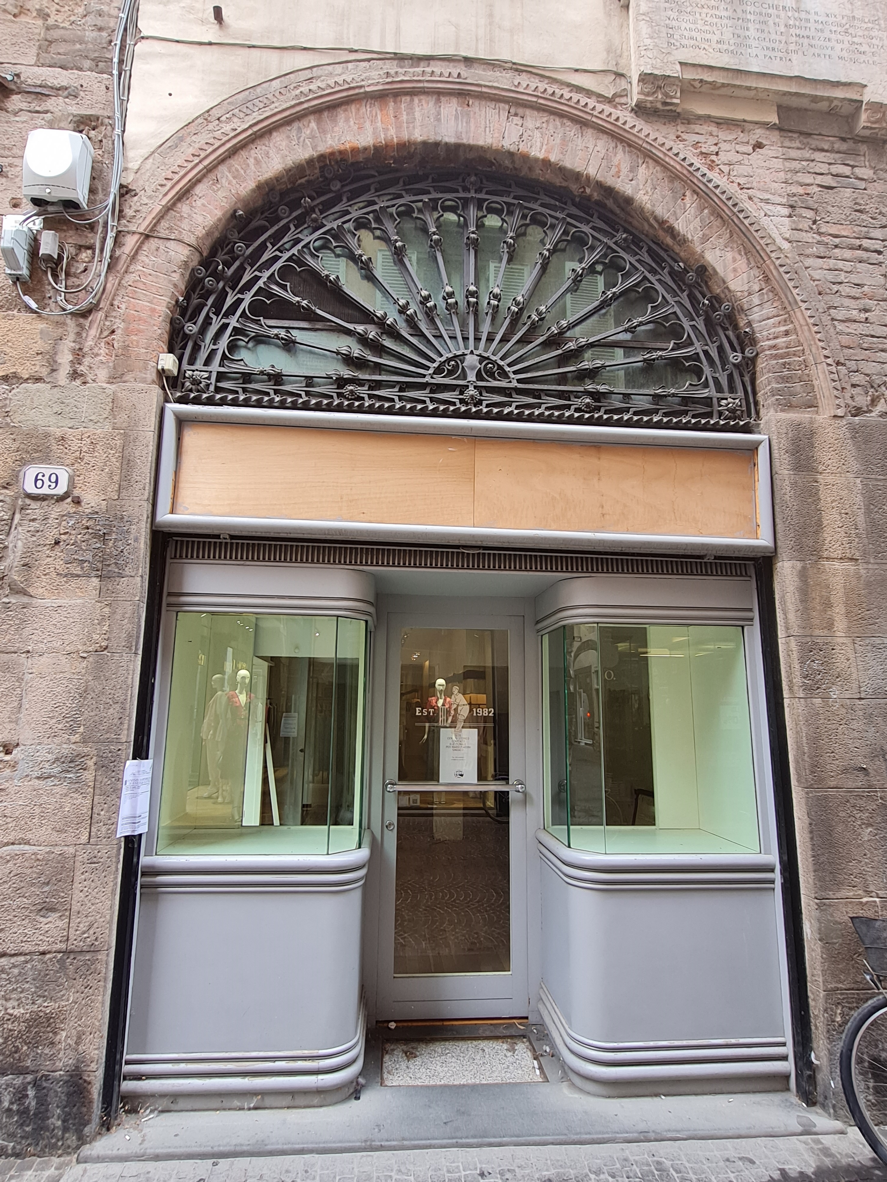 bottega, negozio di abbigliamento, John Ashfield , Ottico Toni