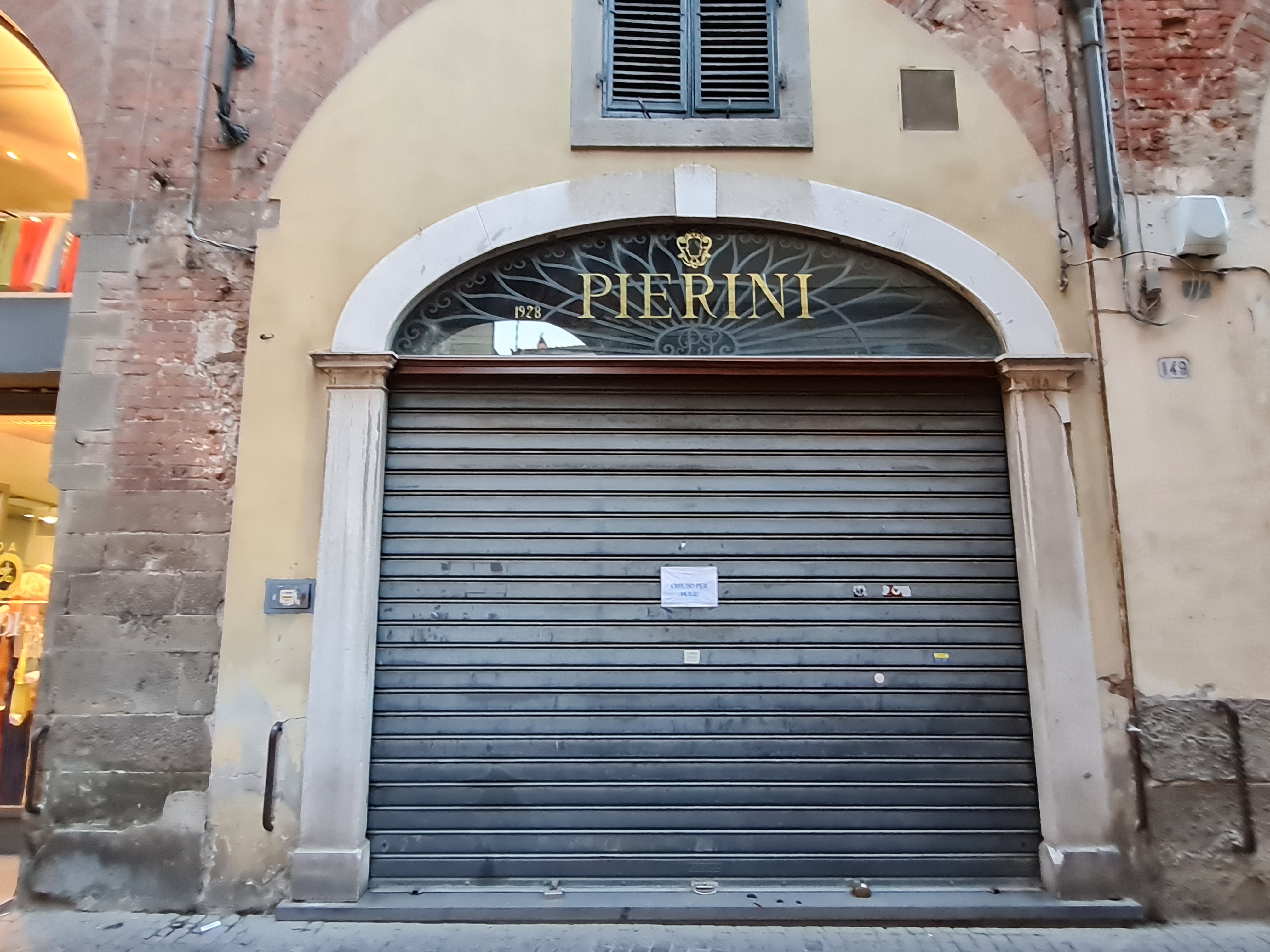bottega, negozio di abbigliamento, Pierini Agostino snc