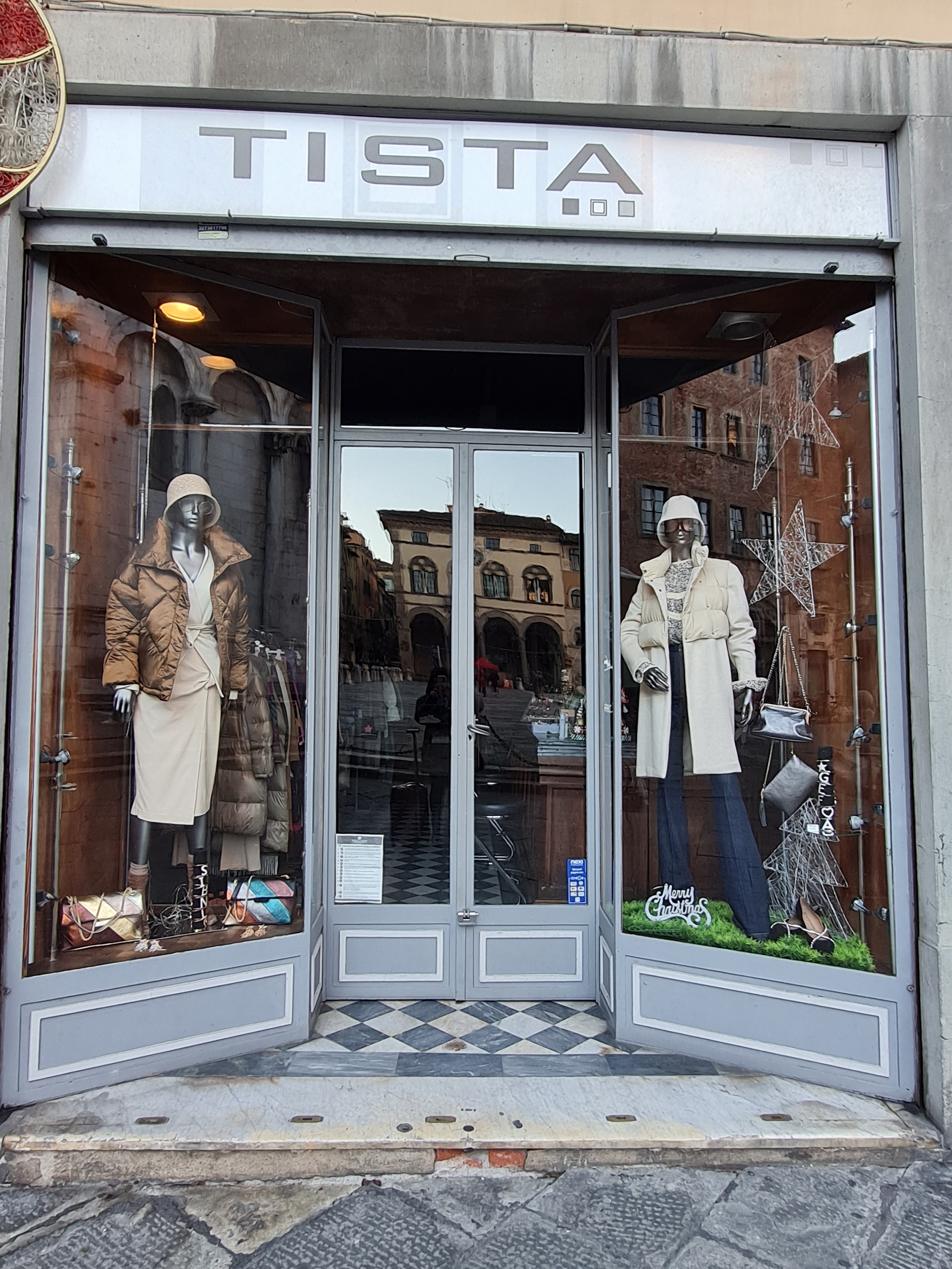 bottega, negozio di abbigliamento, Tista Abbigliamento, Cariola Articoli Casalinghi , Tista V. Landucci Drogheria e Filati