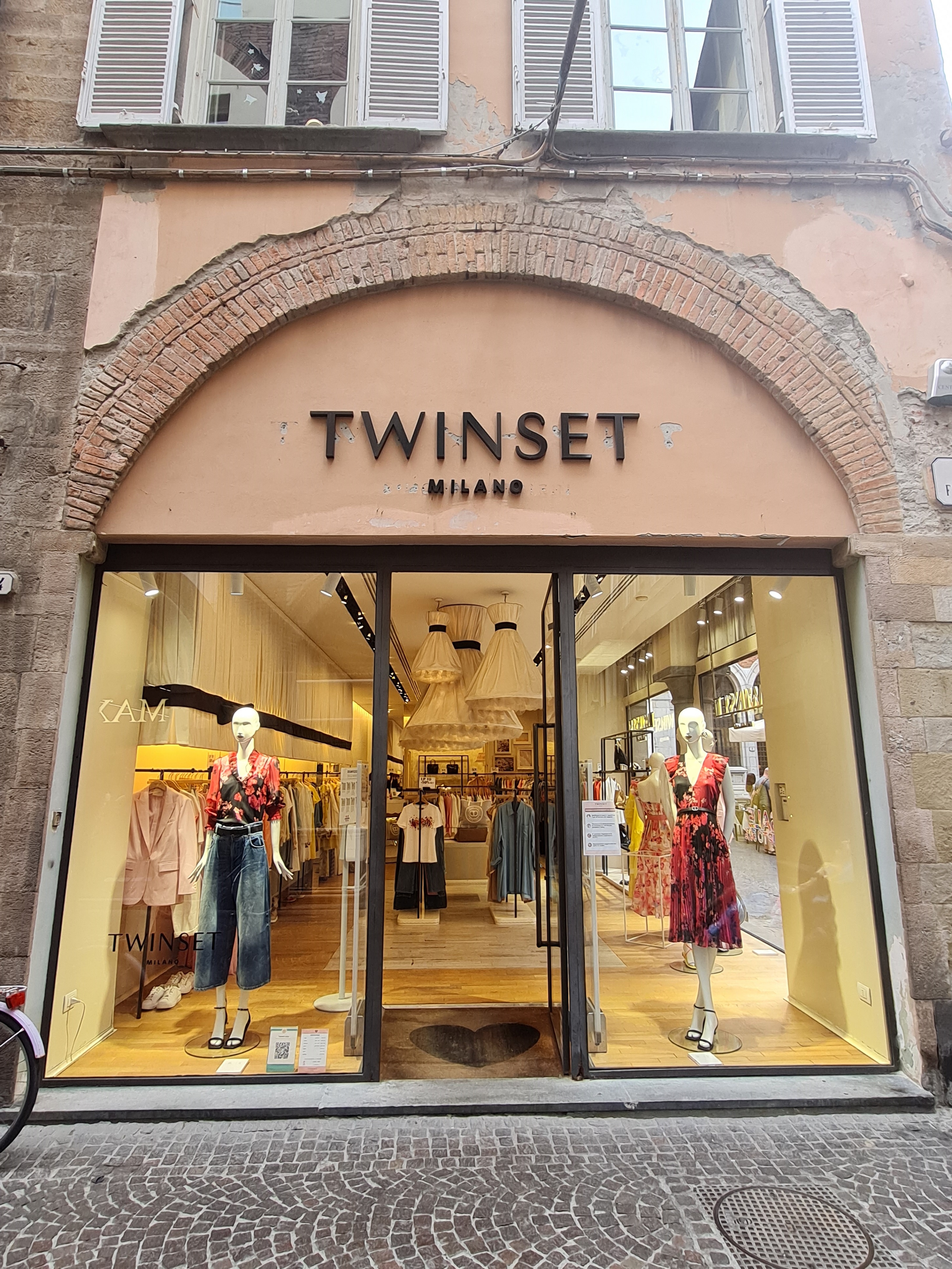 bottega, negozio di abbigliamento, Twinset, Musetti