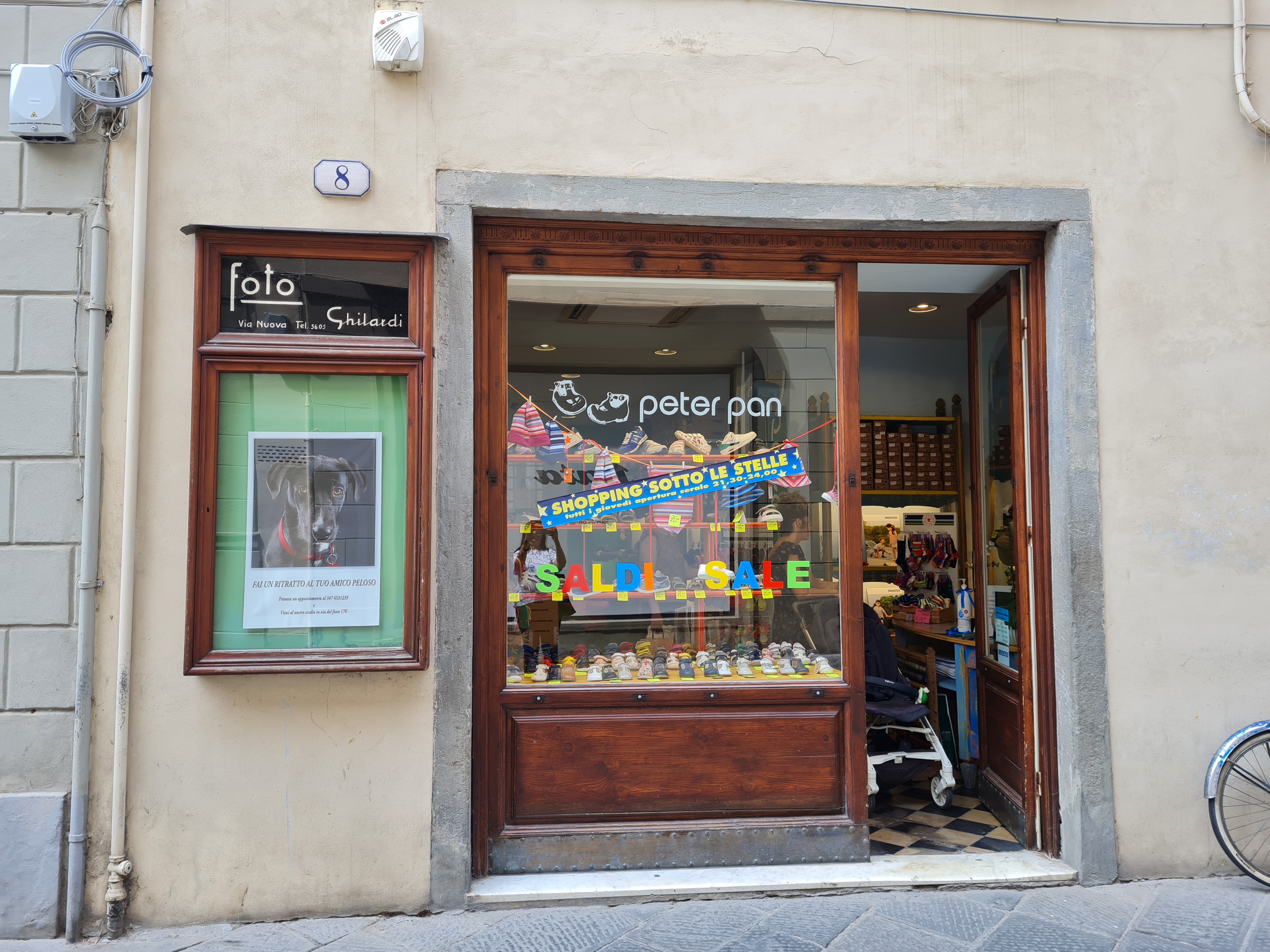 bottega, negozio di calzature, Peter Pan, Foto Ghilardi