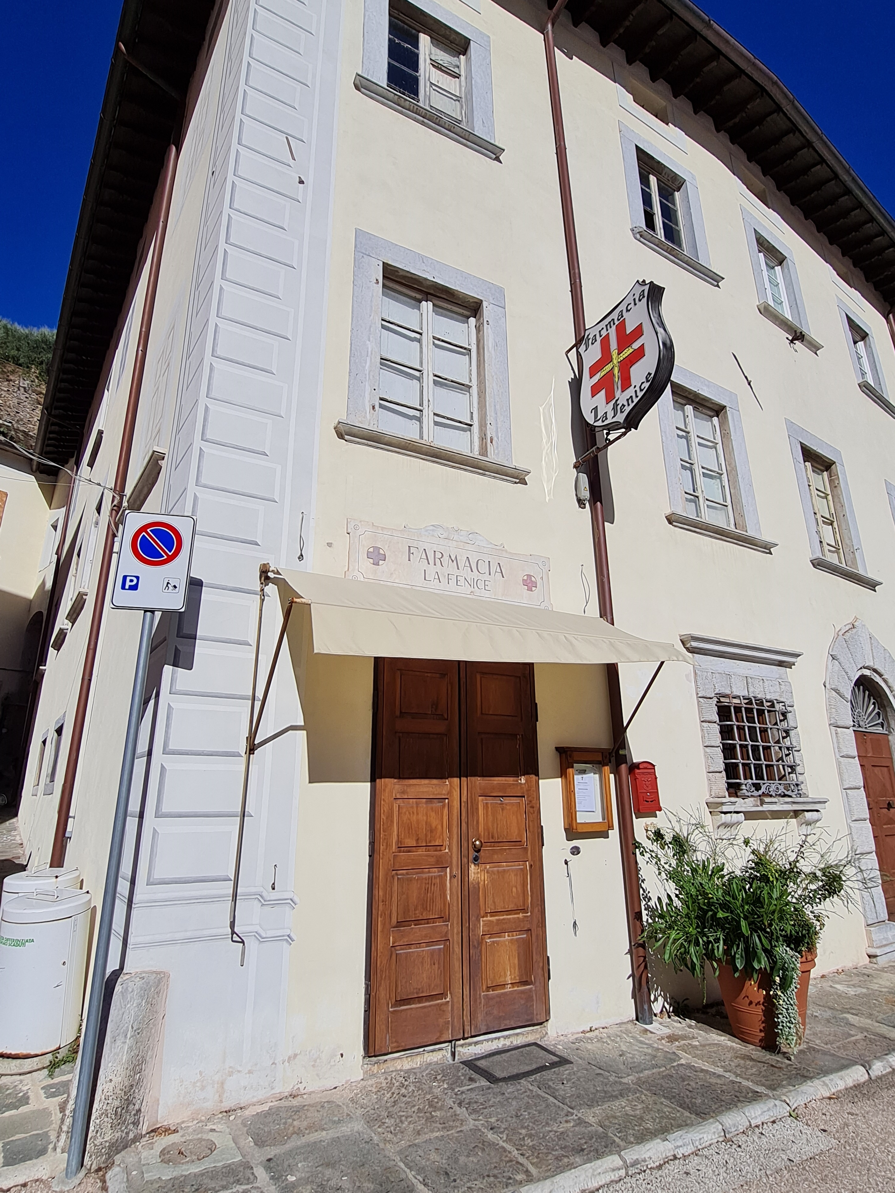 farmacia, privata, Farmacia La Fenice Dott. Tarabella