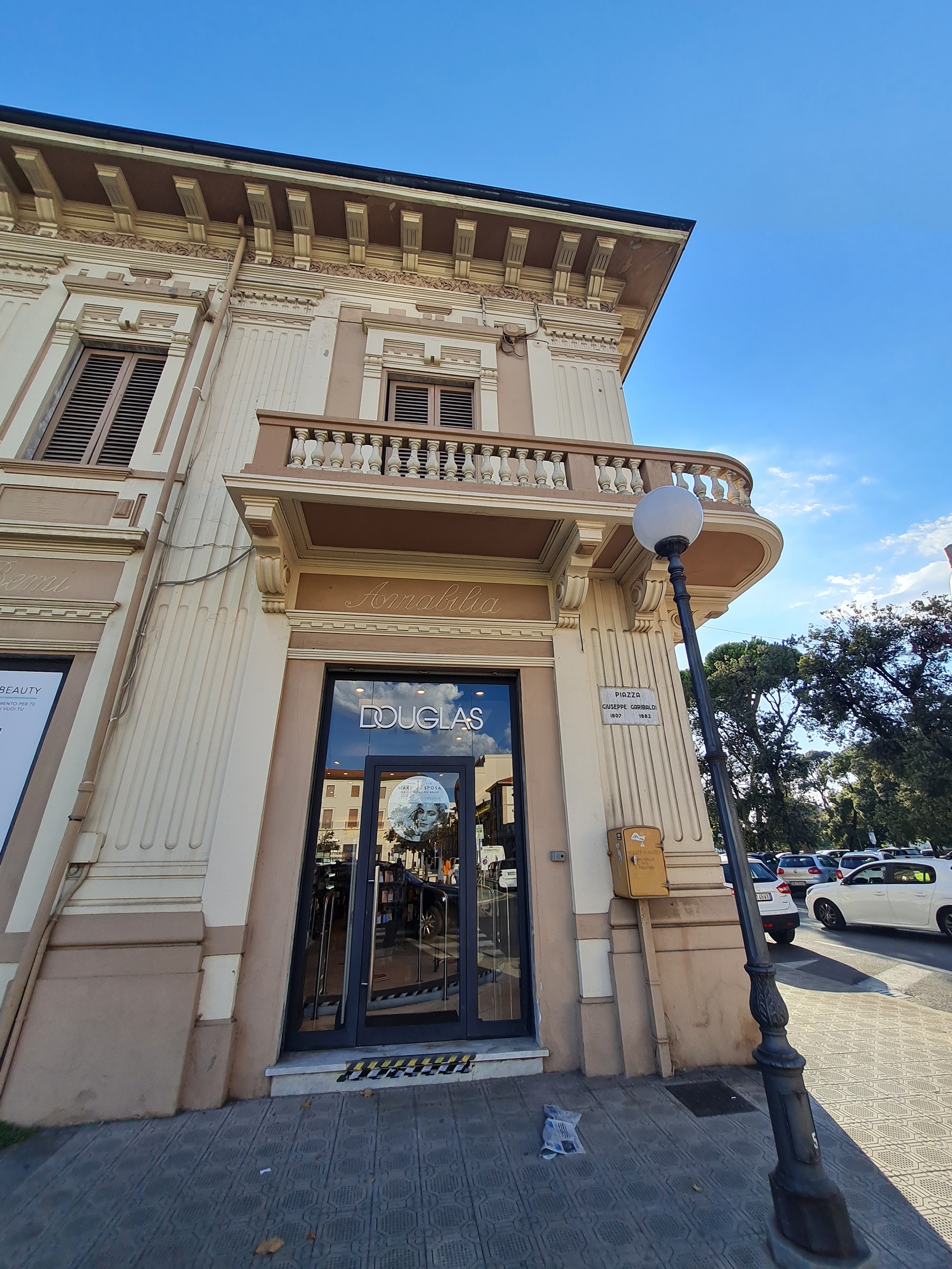 bottega, profumeria, Douglas, Merceria Amabilia Bemi