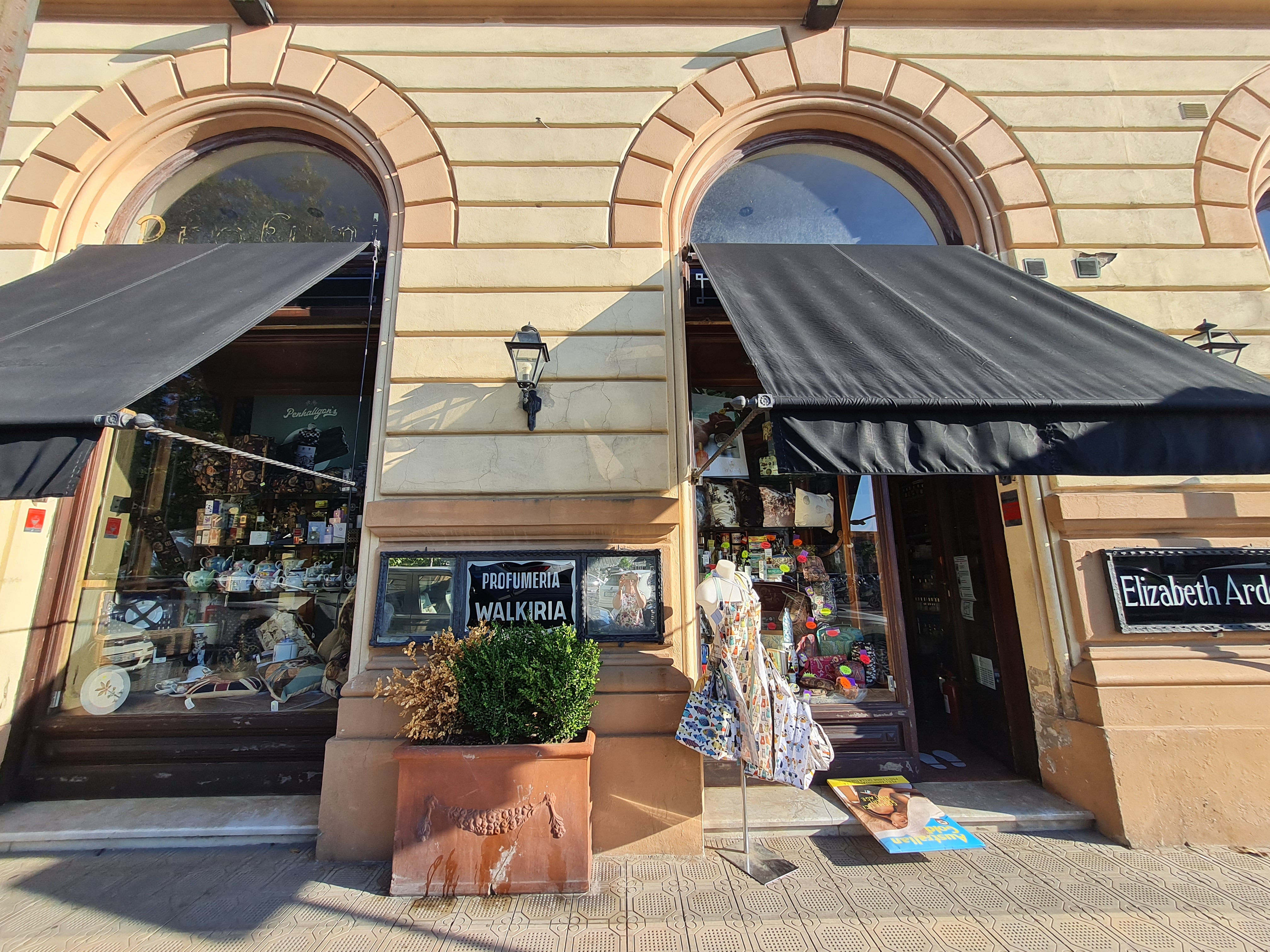 bottega, profumeria, Profumeria Walkiria, Profumeria La Floreale