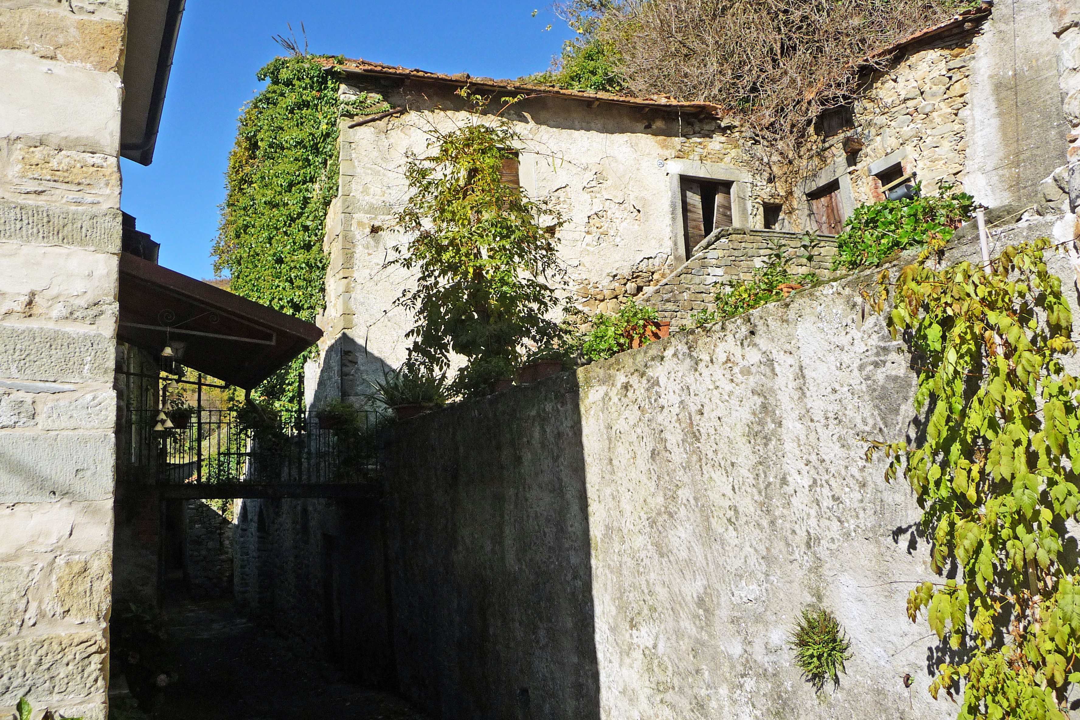 [Casa in Località Il Castello, Via Castello, 26]