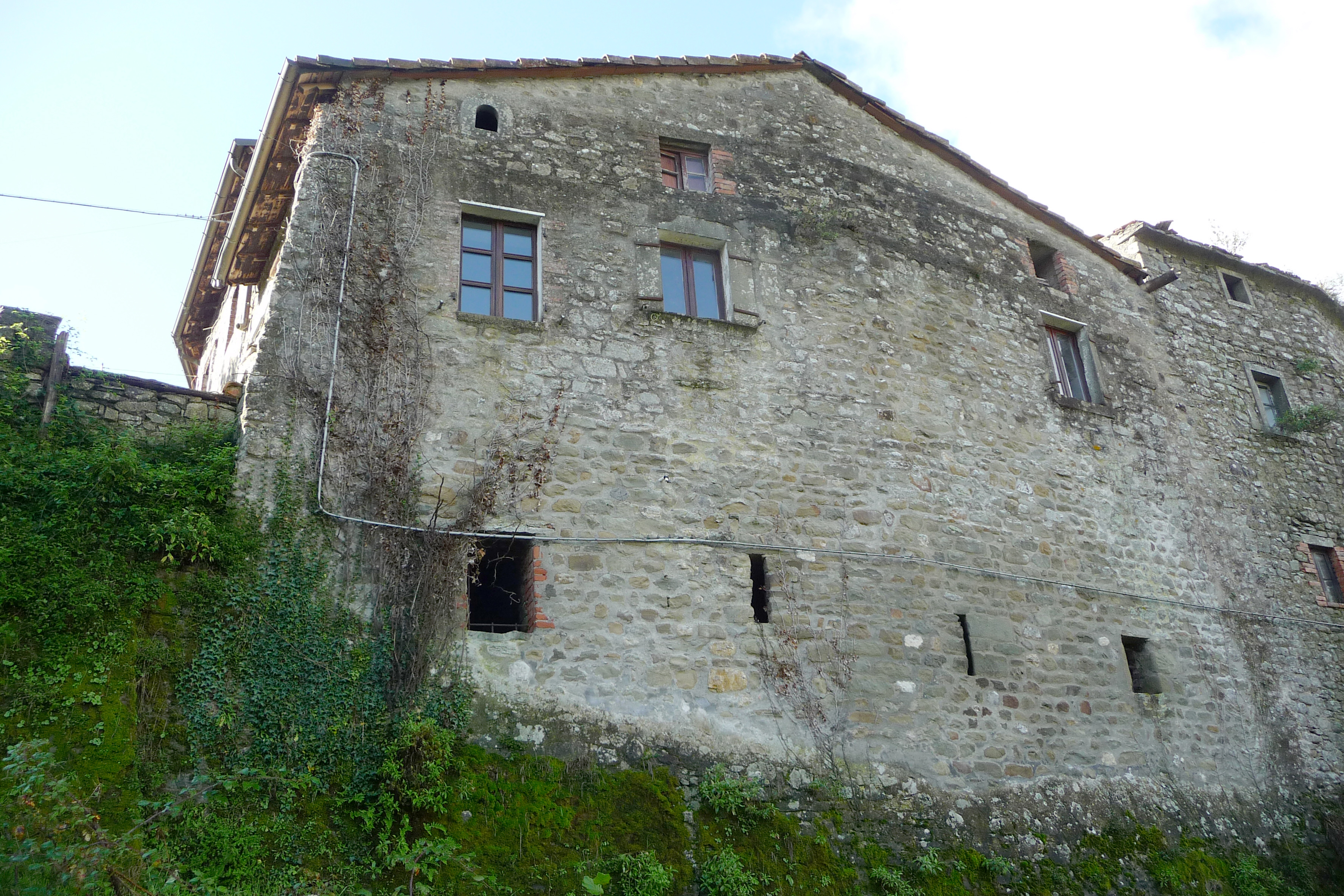 [Casa in Località Sui Merli, in Via del Castello, 131 , 133]