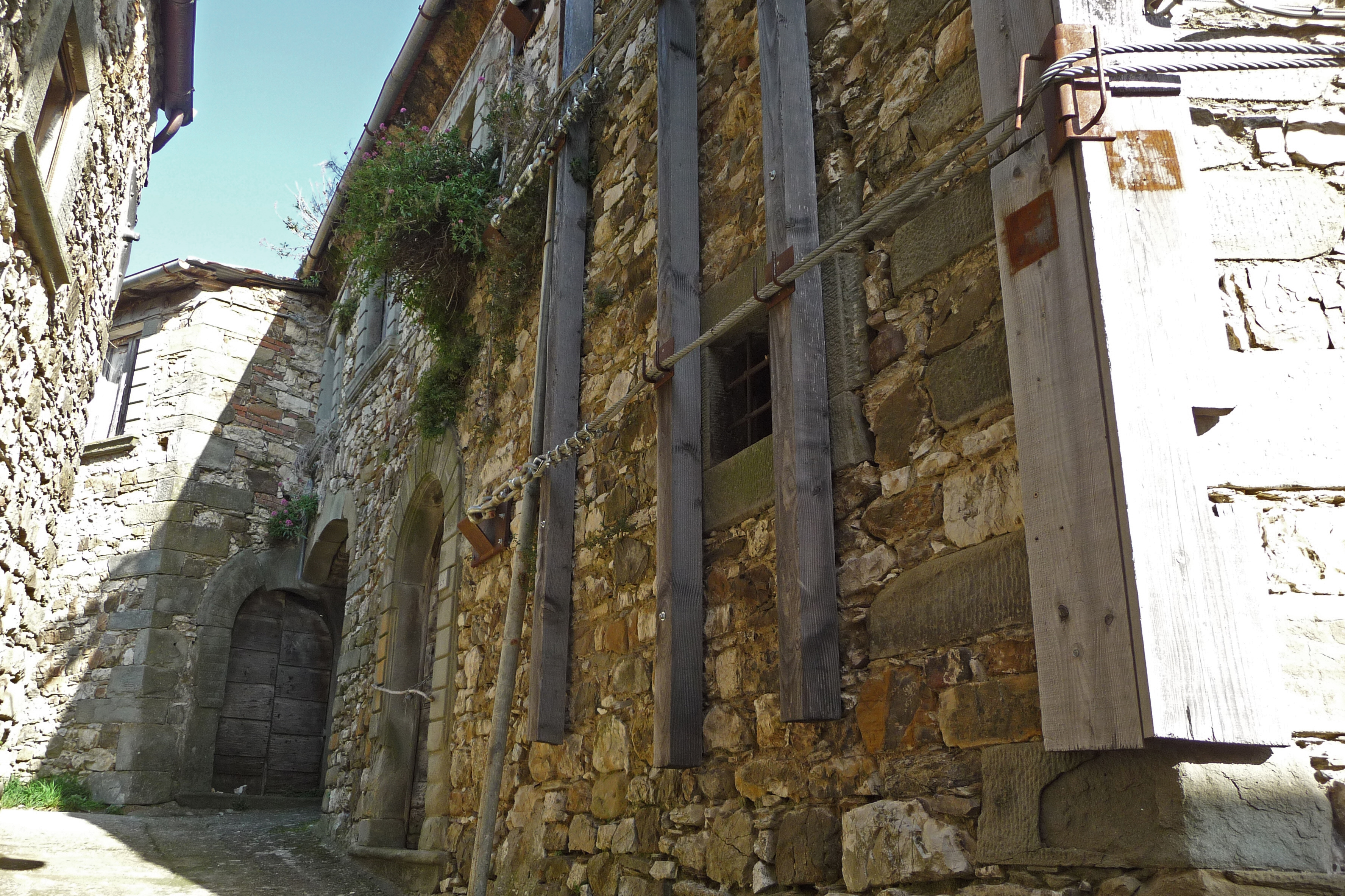[Casa residenziale in Località Castiglioncello, 24 , 25]