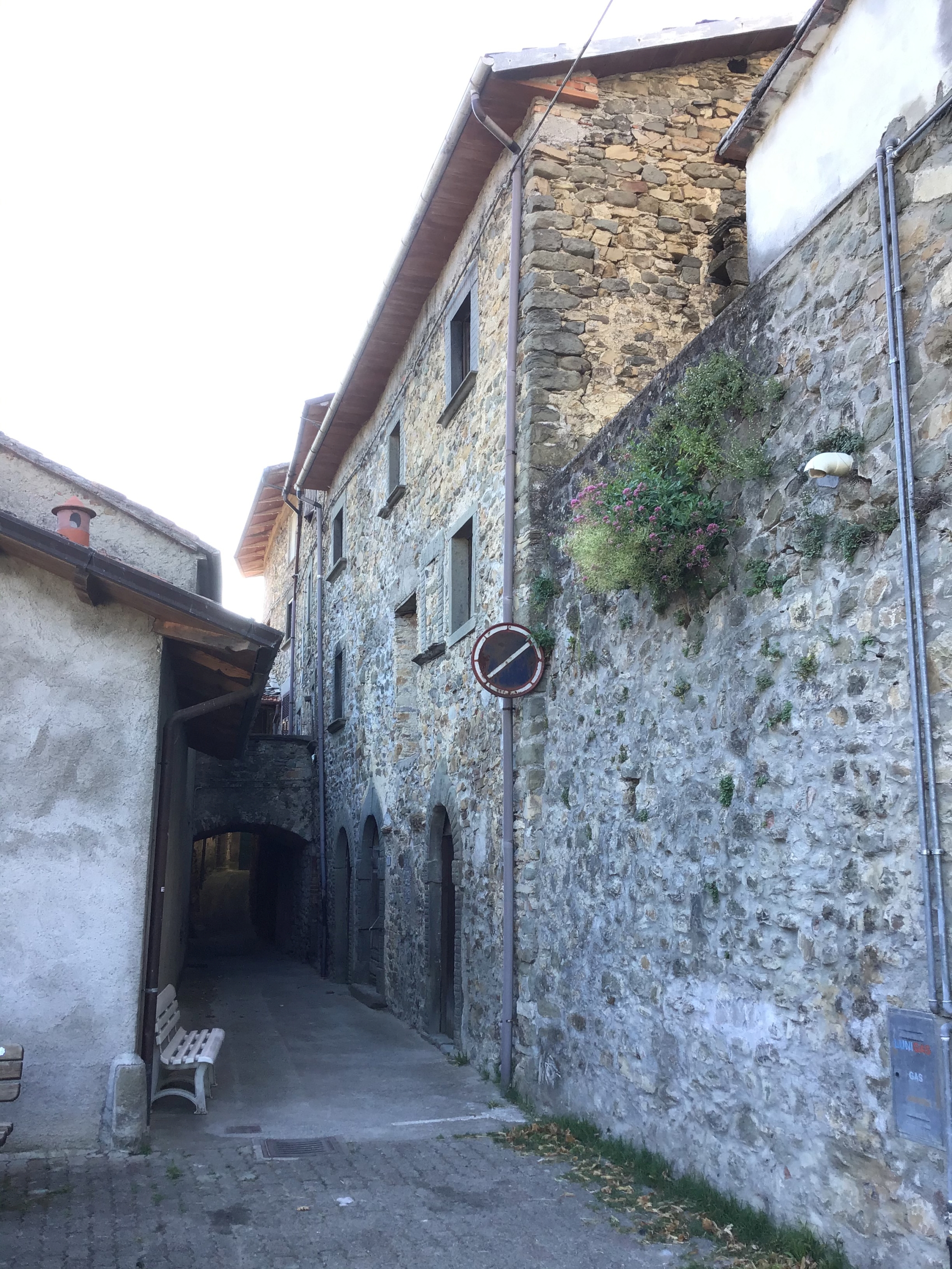 [Casa privata in Piazza nel Borgo n. 2]