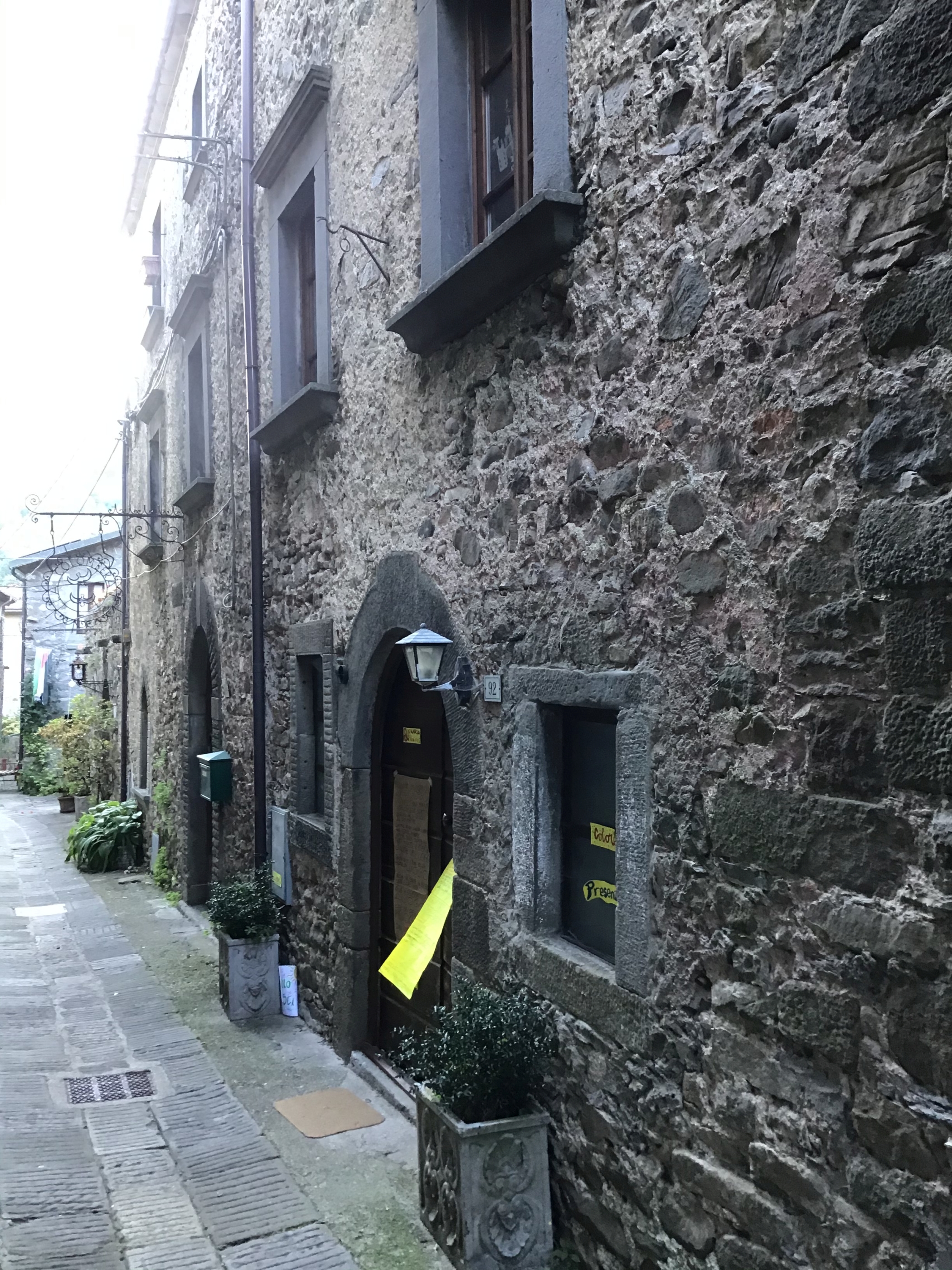 [Palazzo in via del Borgo, 92, 98 , 100]