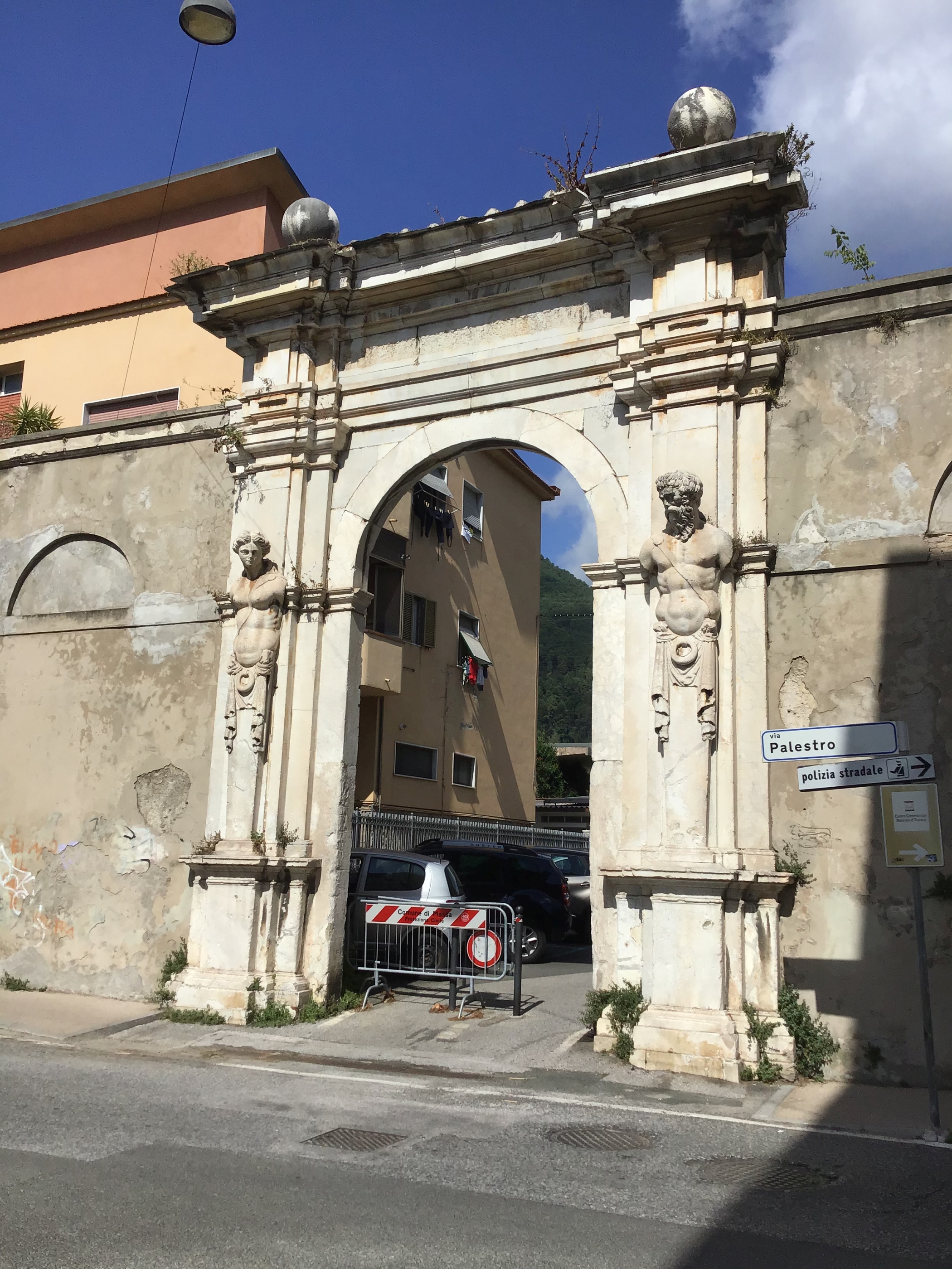 Porta di ingresso al Pomario Ducale, già Campo Rinaldo
