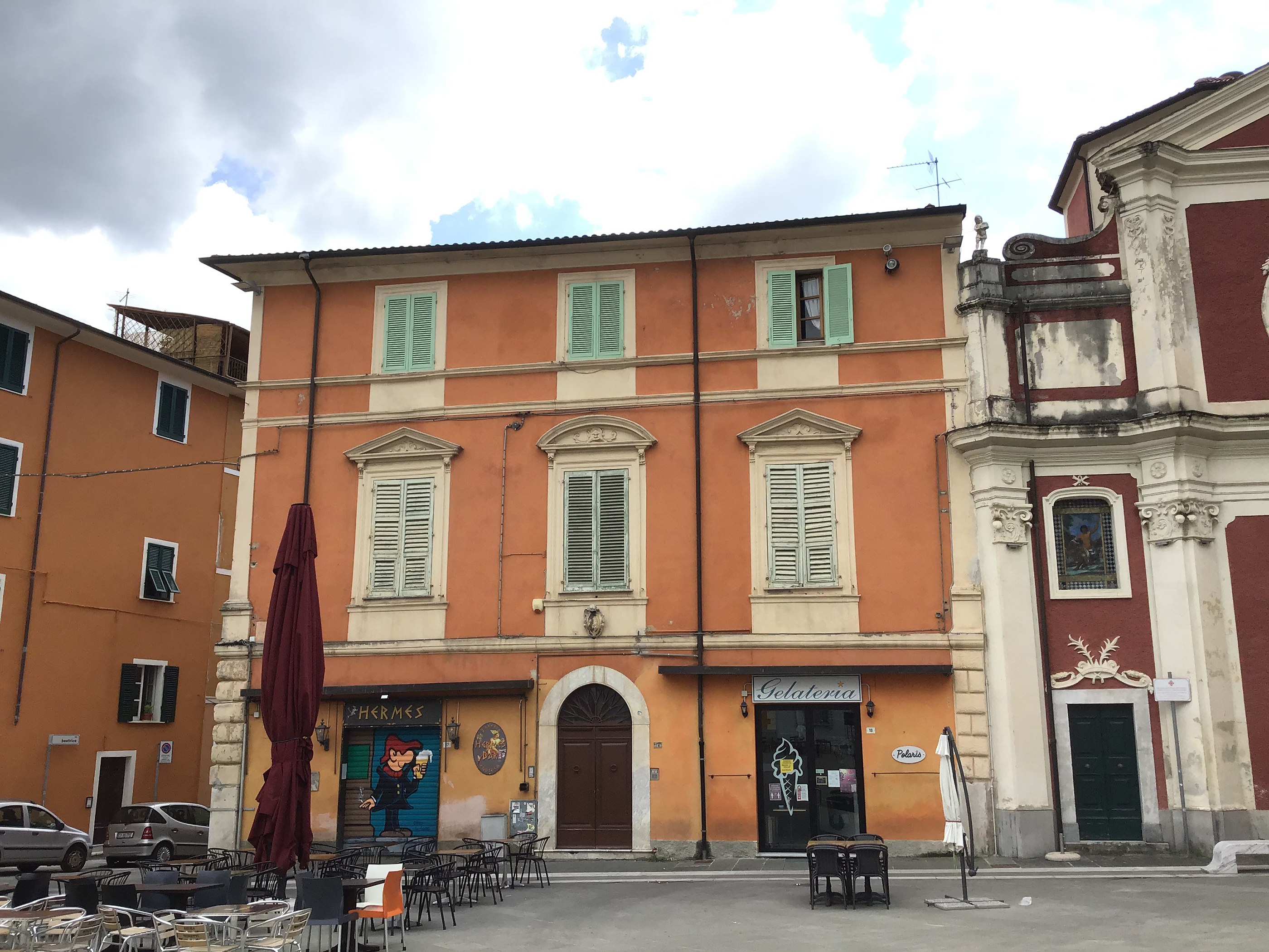 [Palazzo in Piazza Mazzini già Mercurio]