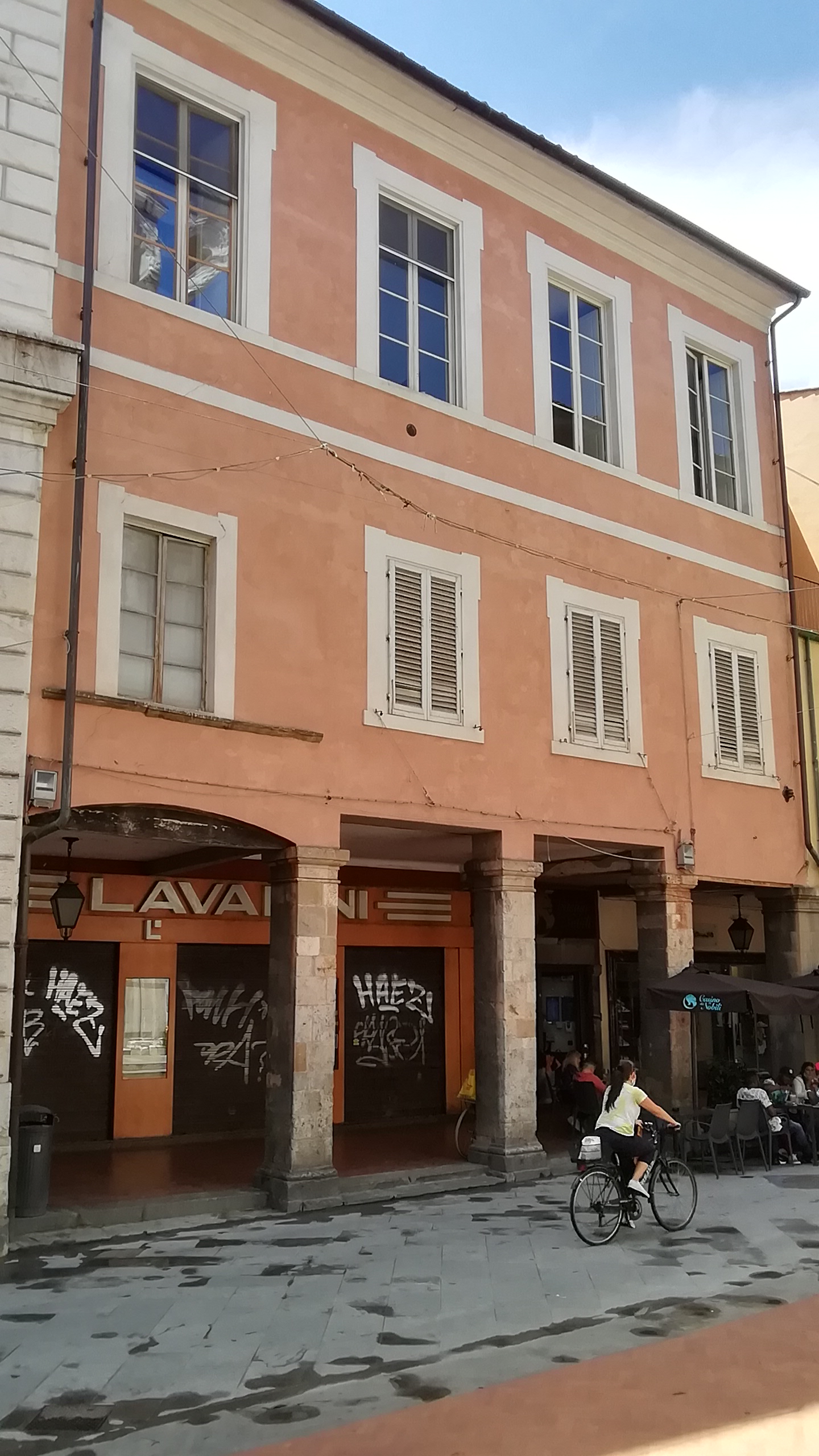 [Casa in Borgo Stretto, 9, 11]