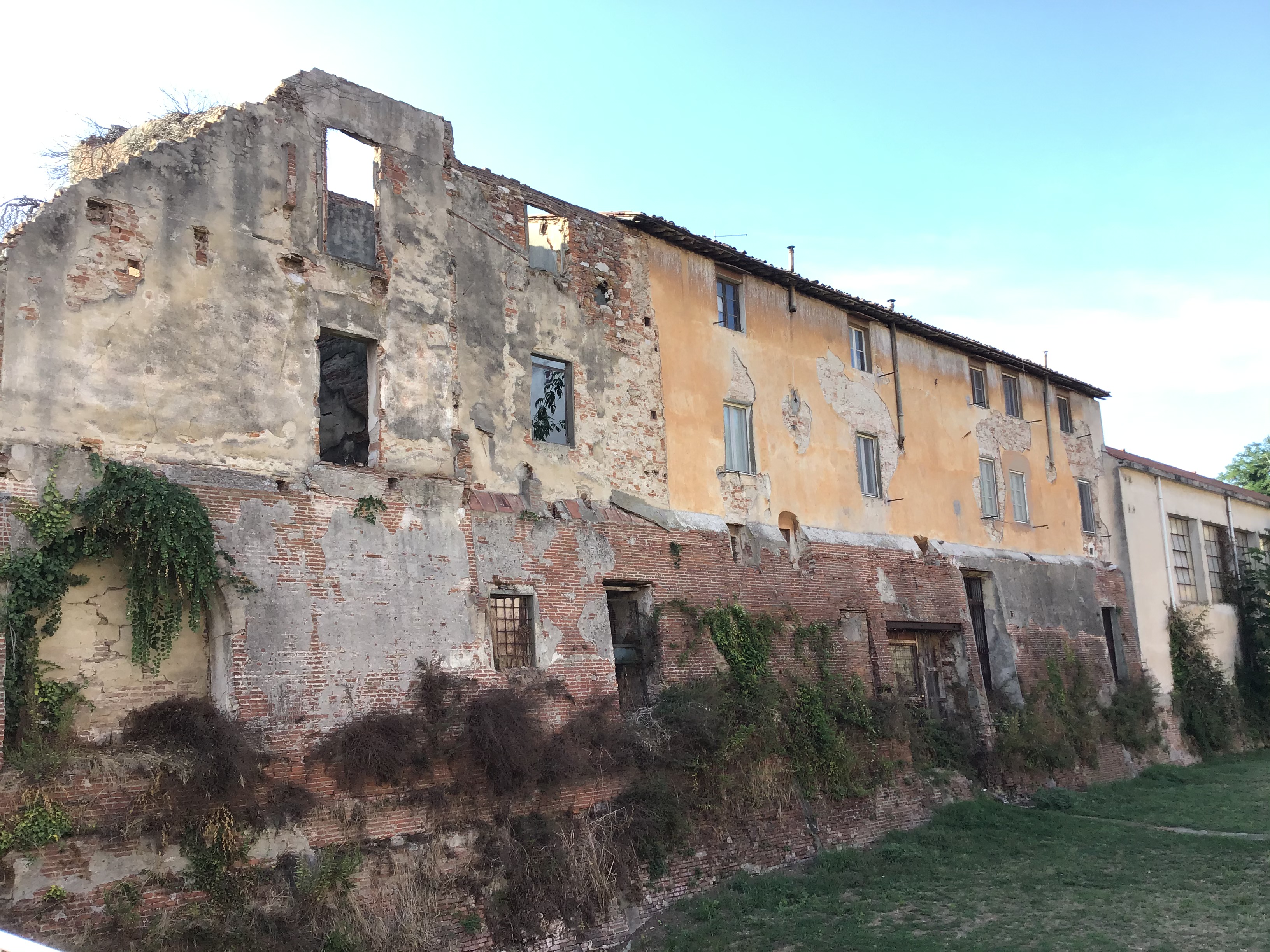 [Casa privata in Corte privata Luigi Leonicini, 27]