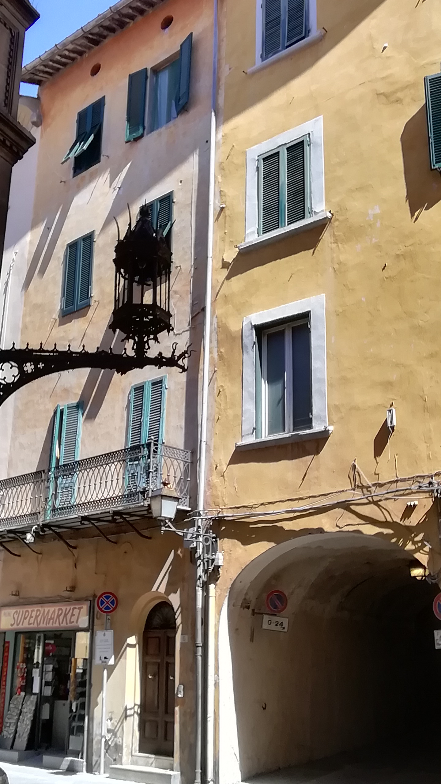 [Casa torre in Via Ulisse Dini, 18, 16, 20]