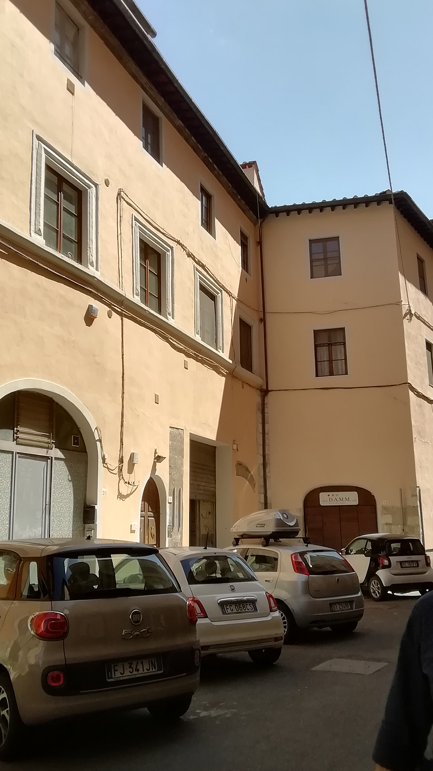 [Palazzo in Via delle belle torri, 14, 16, 18]