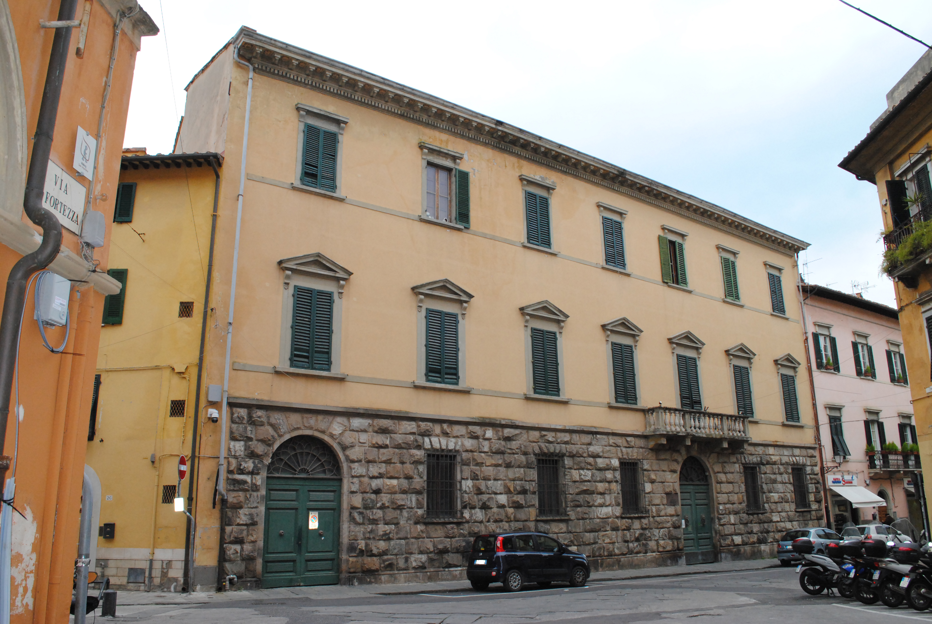 [Palazzo pubblico in Via Antonio Ceci, 1]